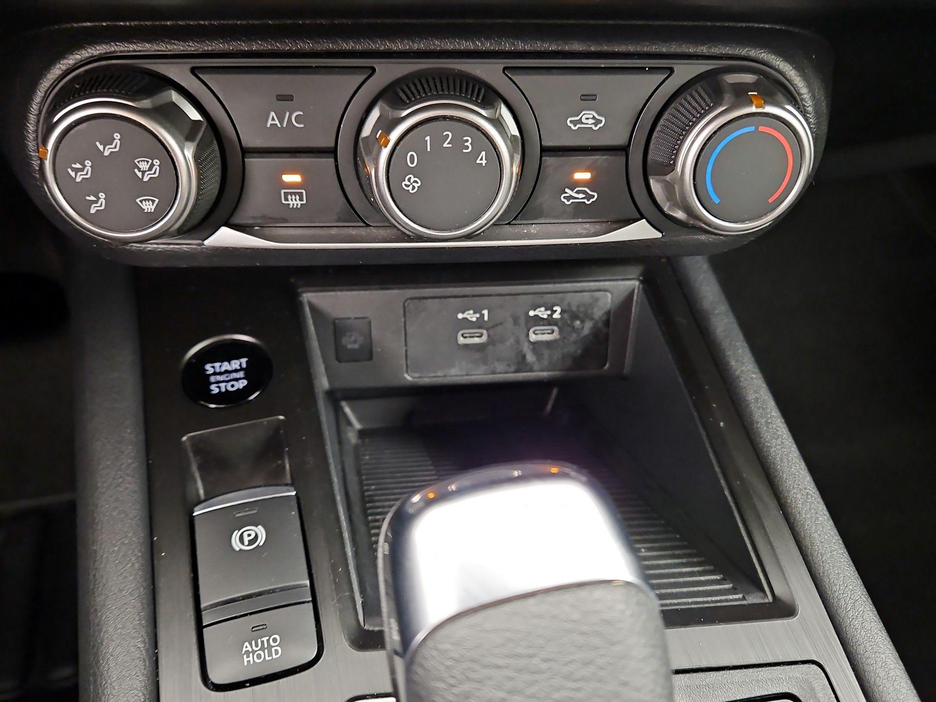 Thumbnail: 2025 Nissan Kicks - 16