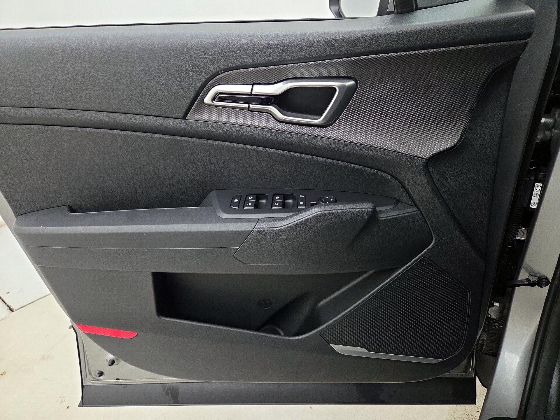 Thumbnail: 2025 Kia Sportage - 12