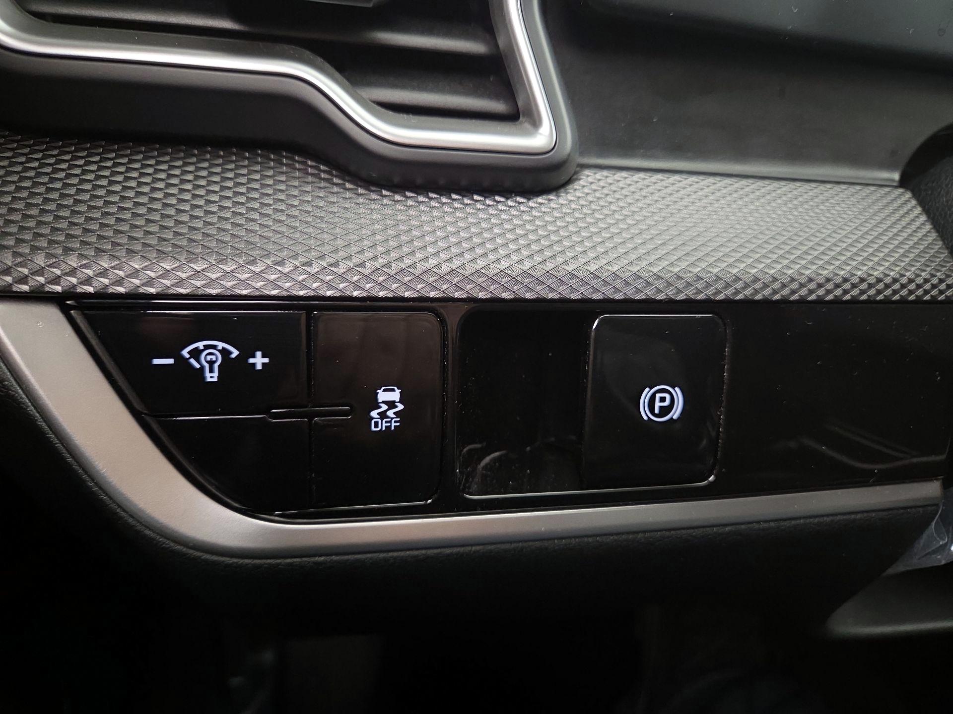 Thumbnail: 2025 Kia Sportage - 13