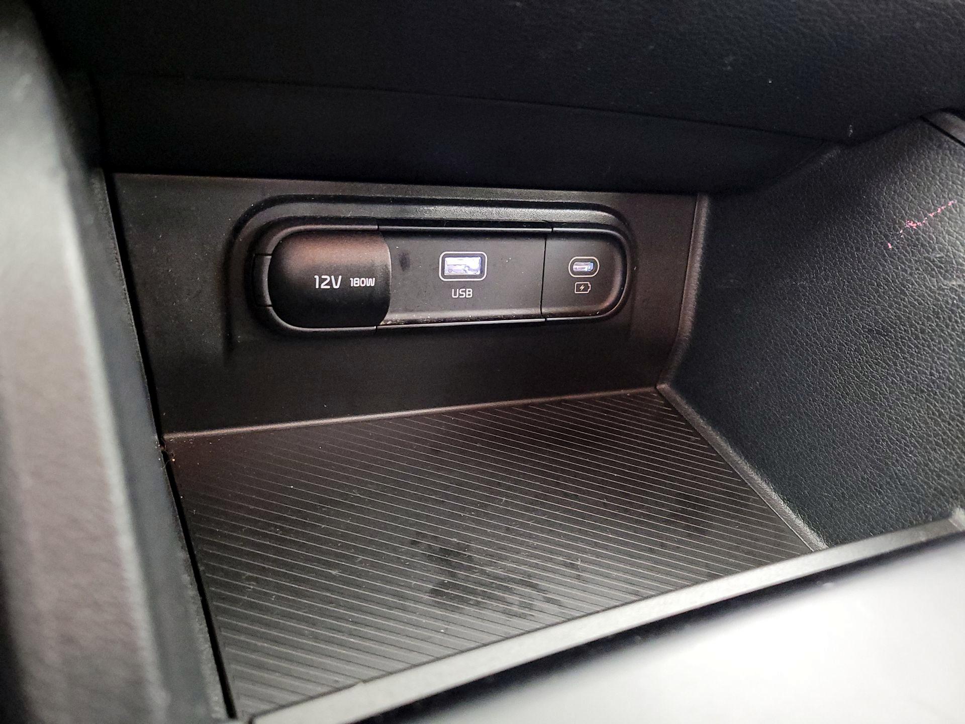 Thumbnail: 2025 Kia Sportage - 18