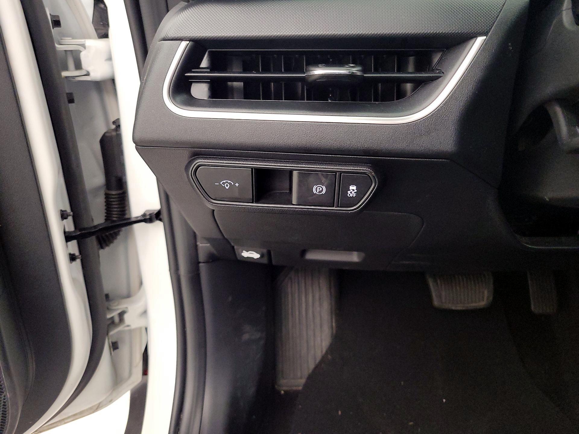 Thumbnail: 2025 Kia K4 - 13