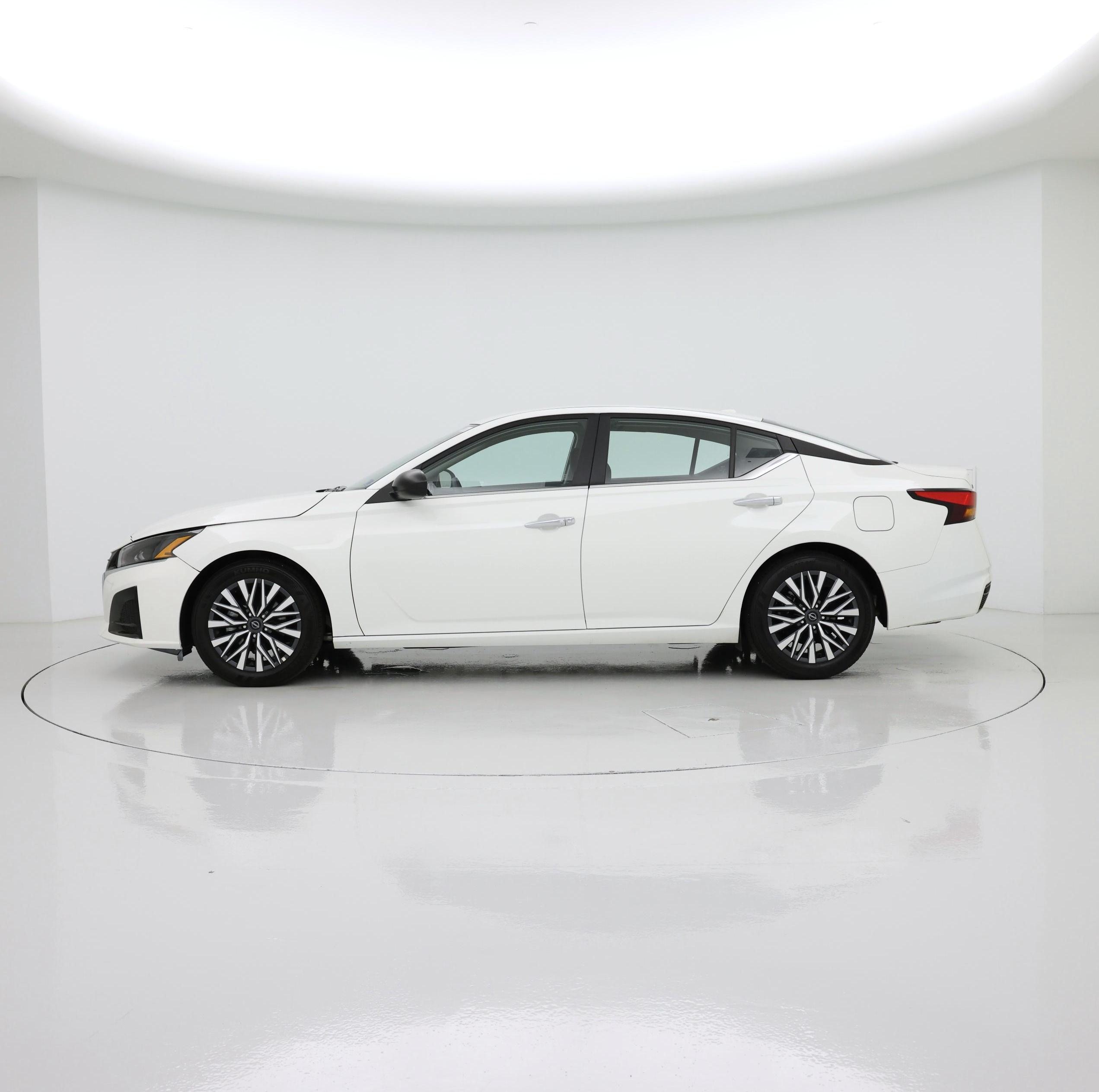 Thumbnail: 2025 Nissan Altima - 3