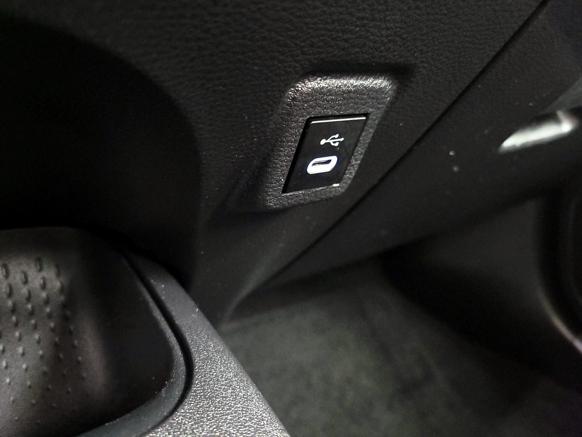 Thumbnail: 2025 Toyota Corolla - 18