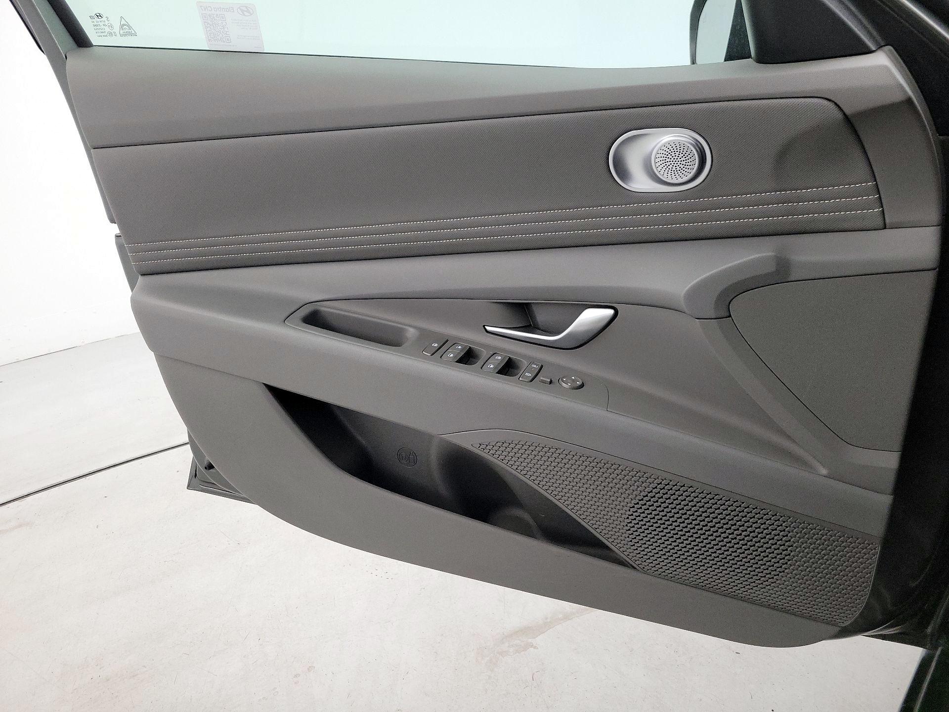 Thumbnail: 2025 Hyundai Elantra - 12