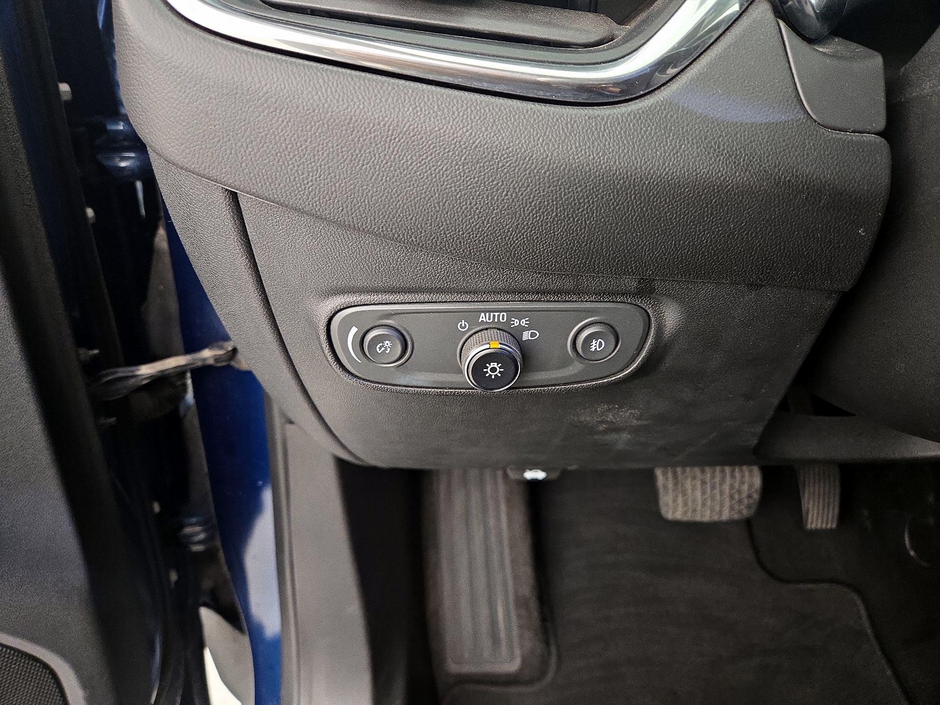 Thumbnail: 2020 Chevrolet Equinox - 13