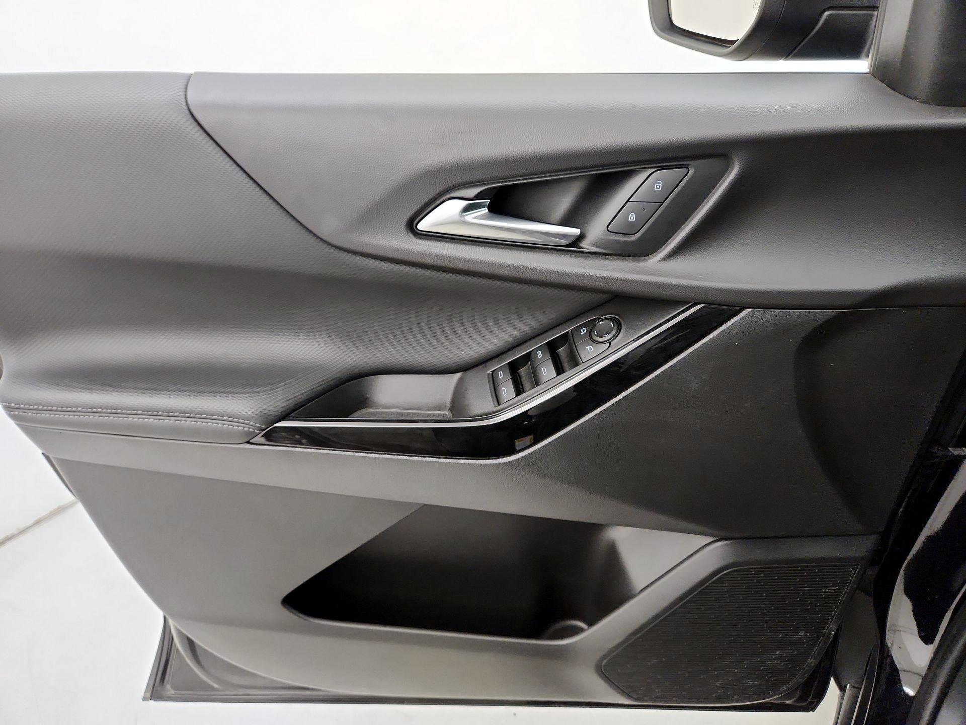 Thumbnail: 2025 Chevrolet Equinox - 12