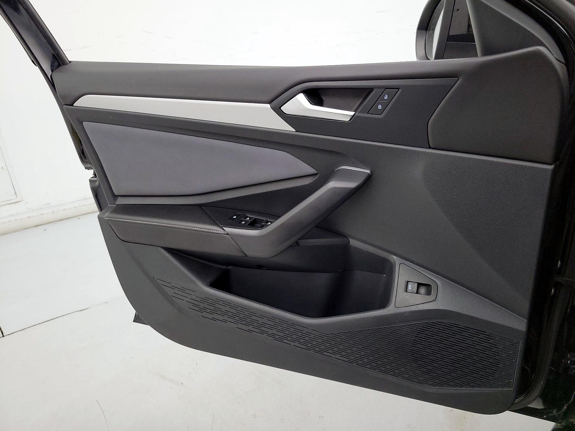 Thumbnail: 2025 Volkswagen Jetta - 12