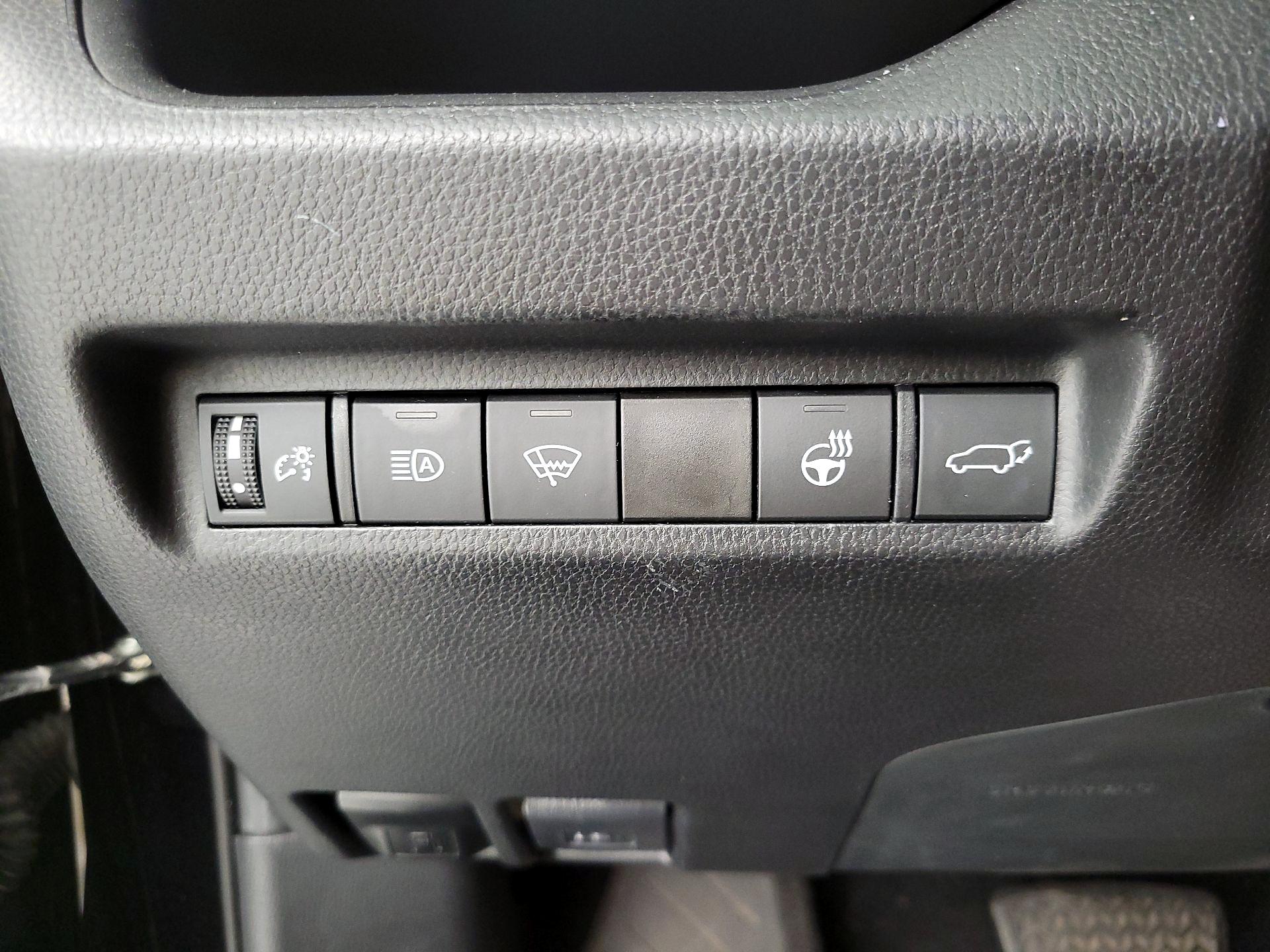 Thumbnail: 2021 Toyota RAV4 - 13