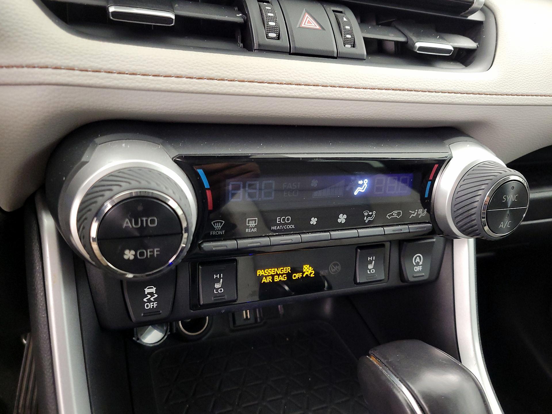 Thumbnail: 2021 Toyota RAV4 - 16