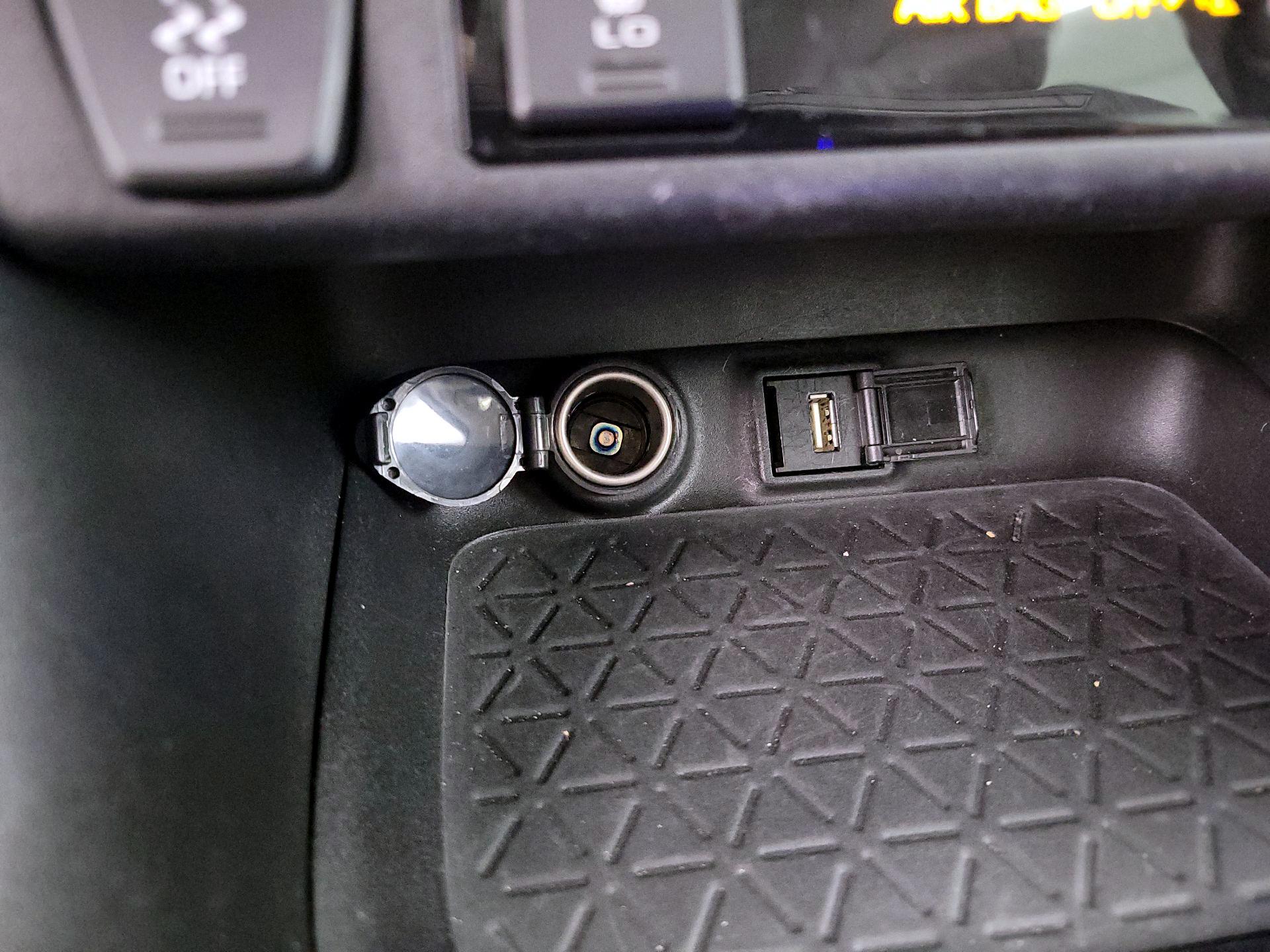 Thumbnail: 2021 Toyota RAV4 - 18