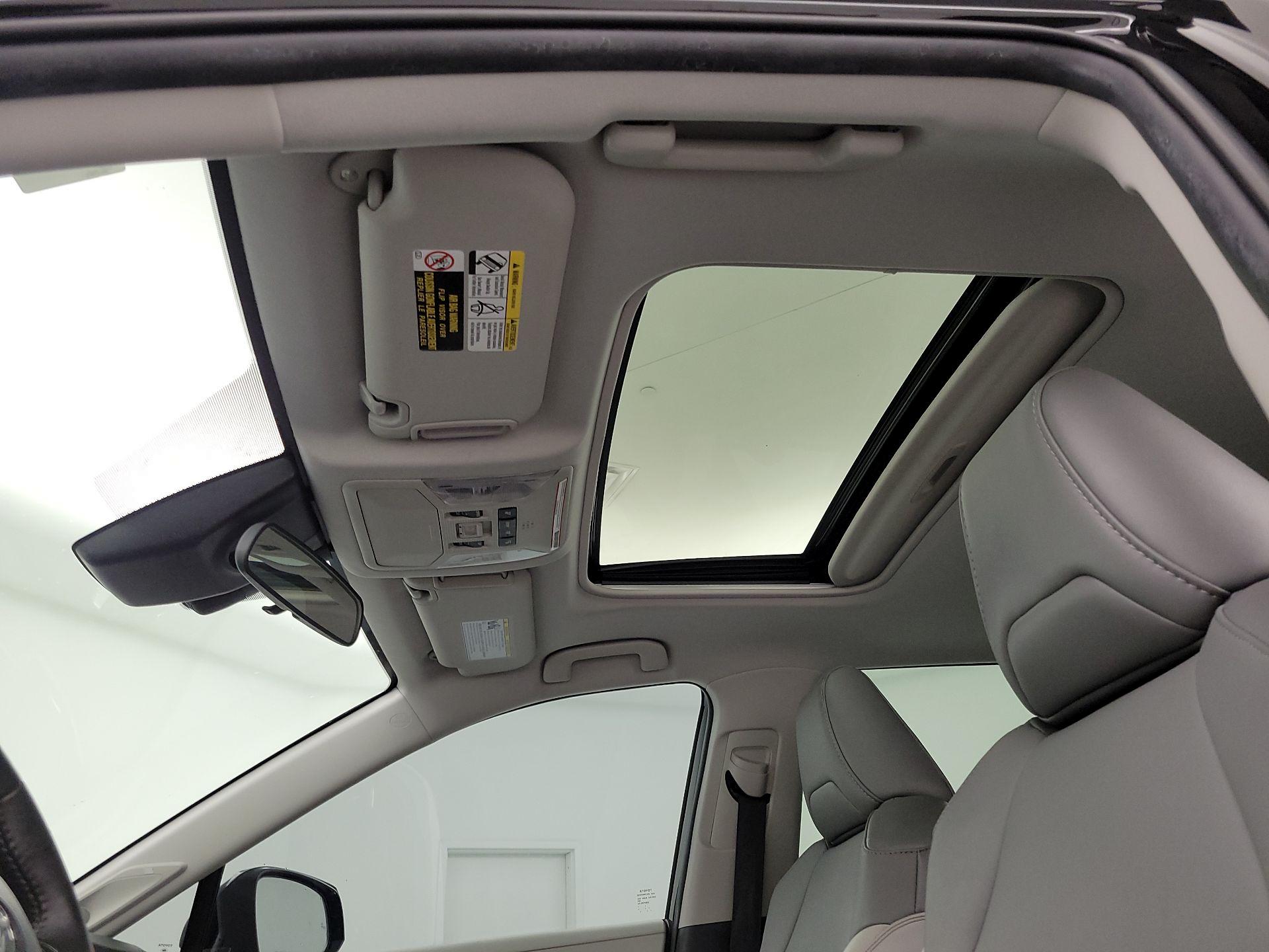 Thumbnail: 2021 Toyota RAV4 - 19