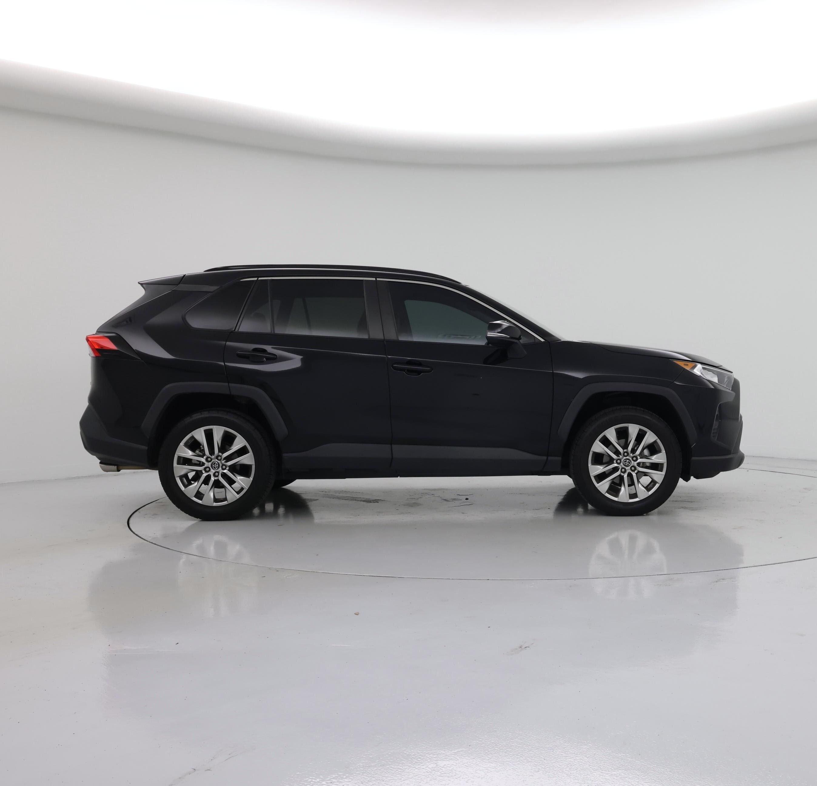 Thumbnail: 2021 Toyota RAV4 - 7