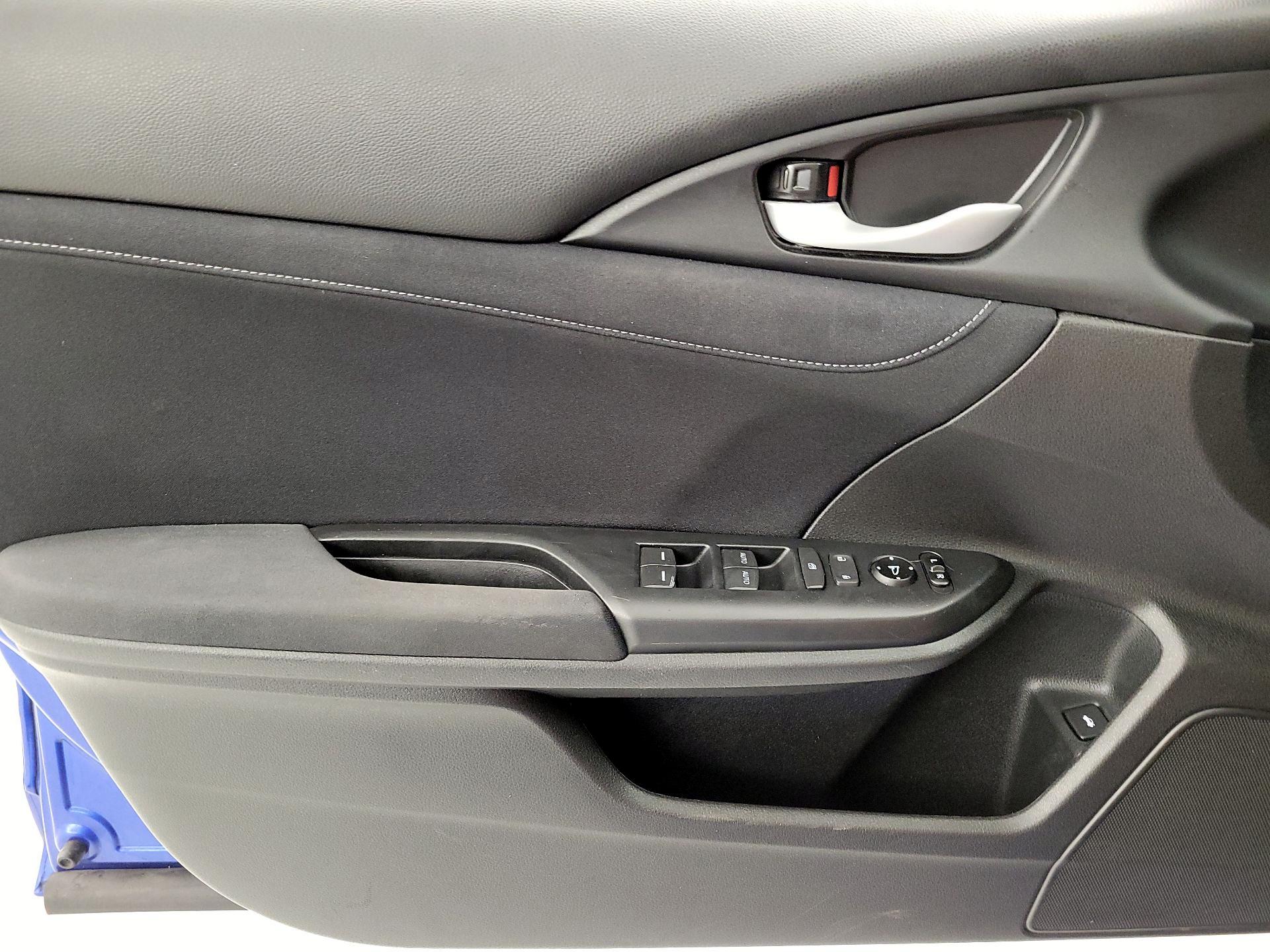 Thumbnail: 2019 Honda Insight - 12