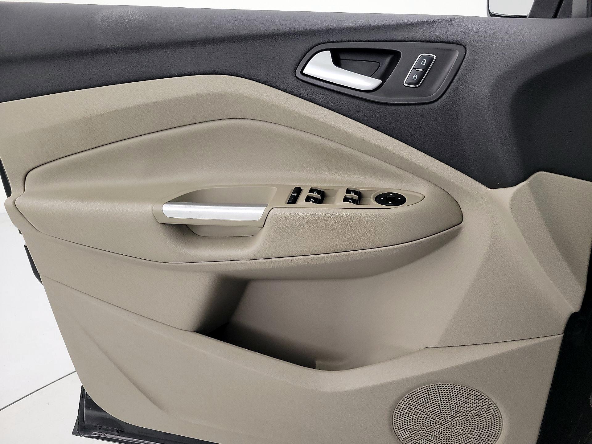 Thumbnail: 2016 Ford Escape - 12