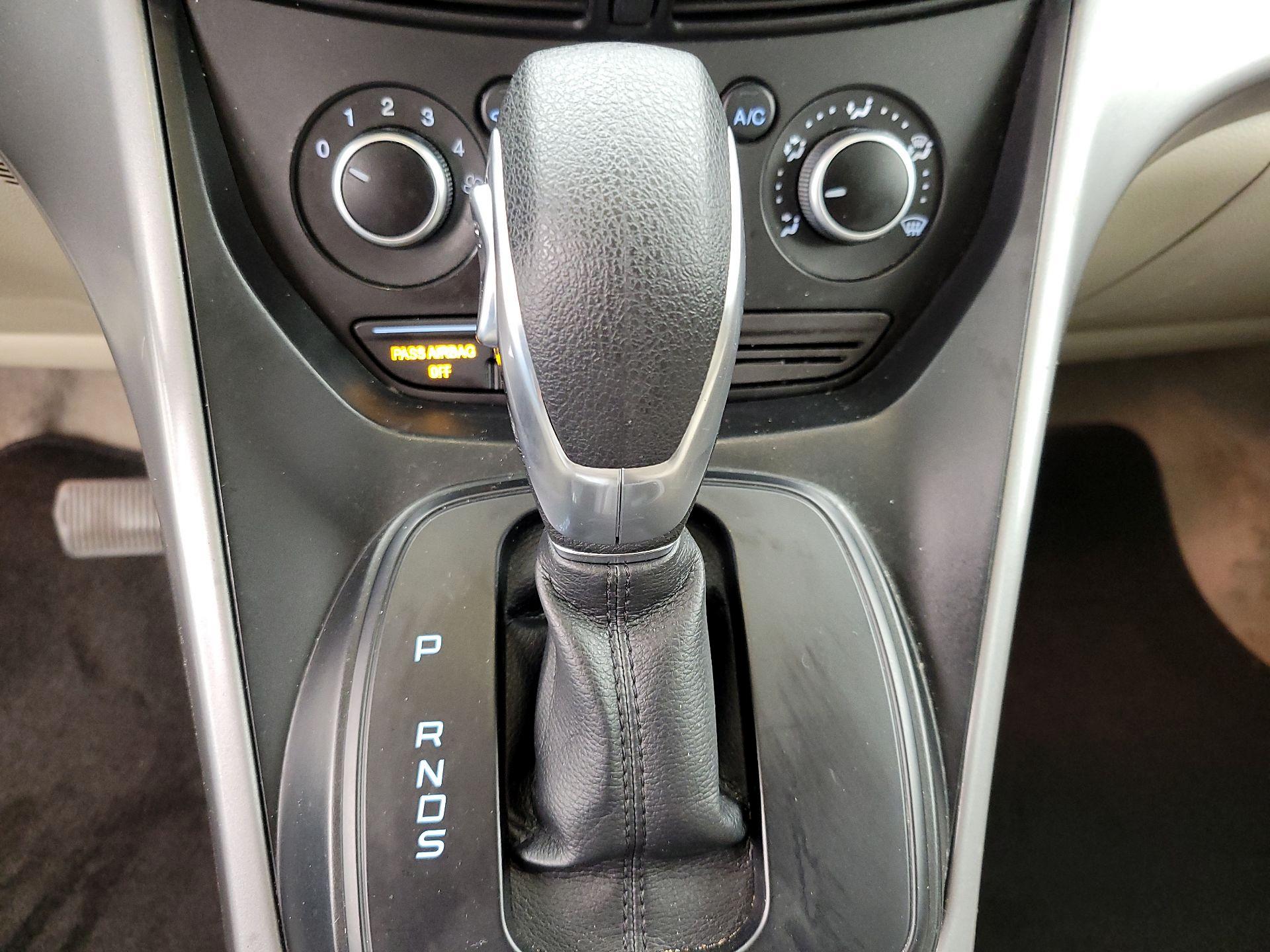 Thumbnail: 2016 Ford Escape - 17