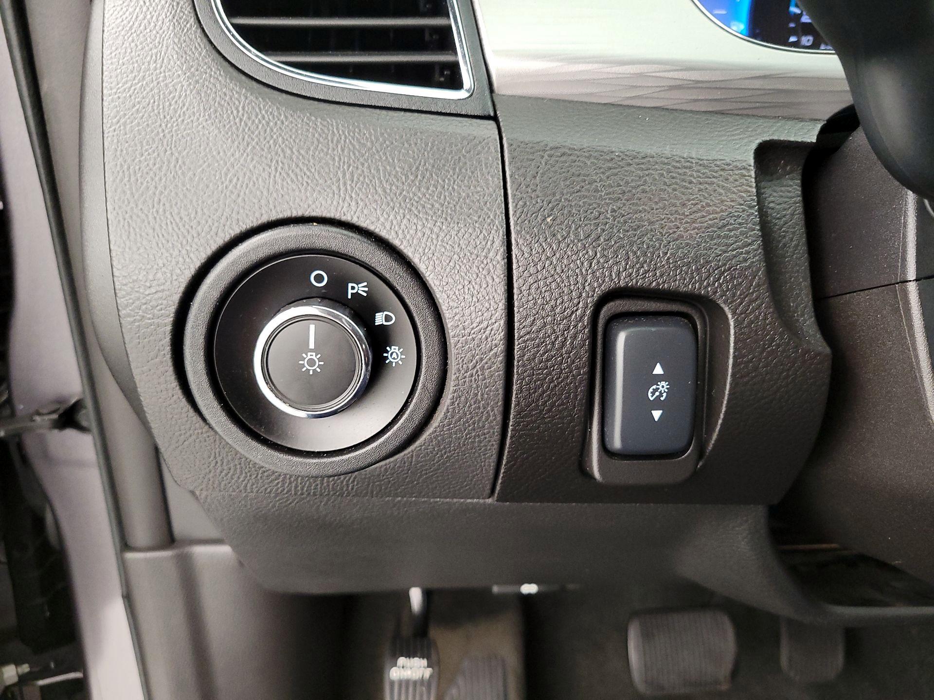 Thumbnail: 2014 Ford Taurus - 13