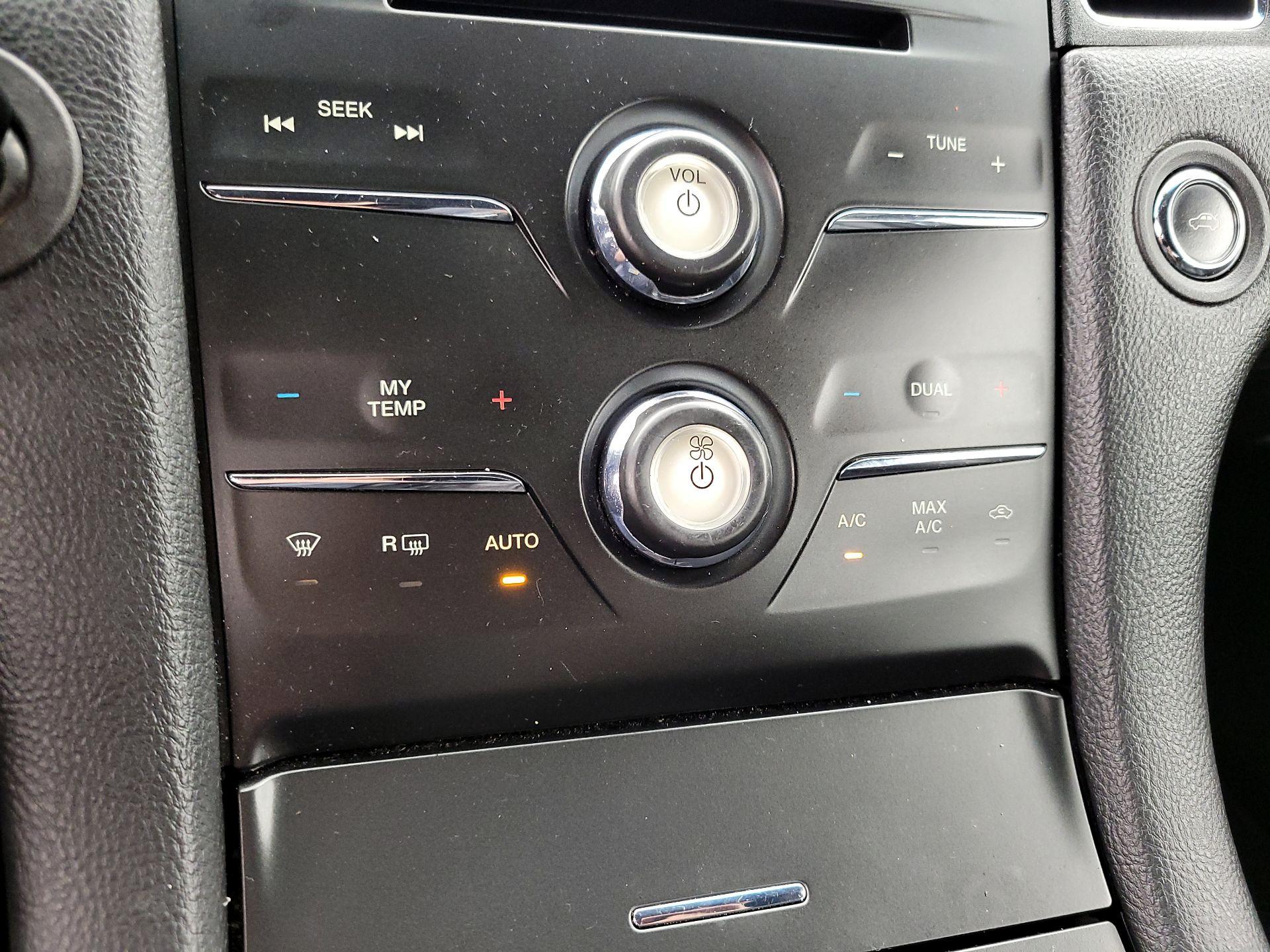 Thumbnail: 2014 Ford Taurus - 16