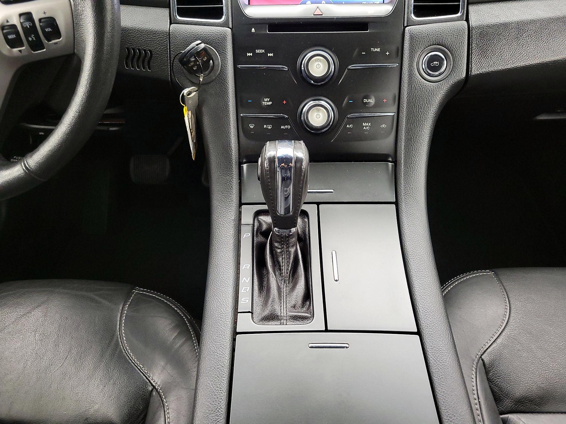 Thumbnail: 2014 Ford Taurus - 17