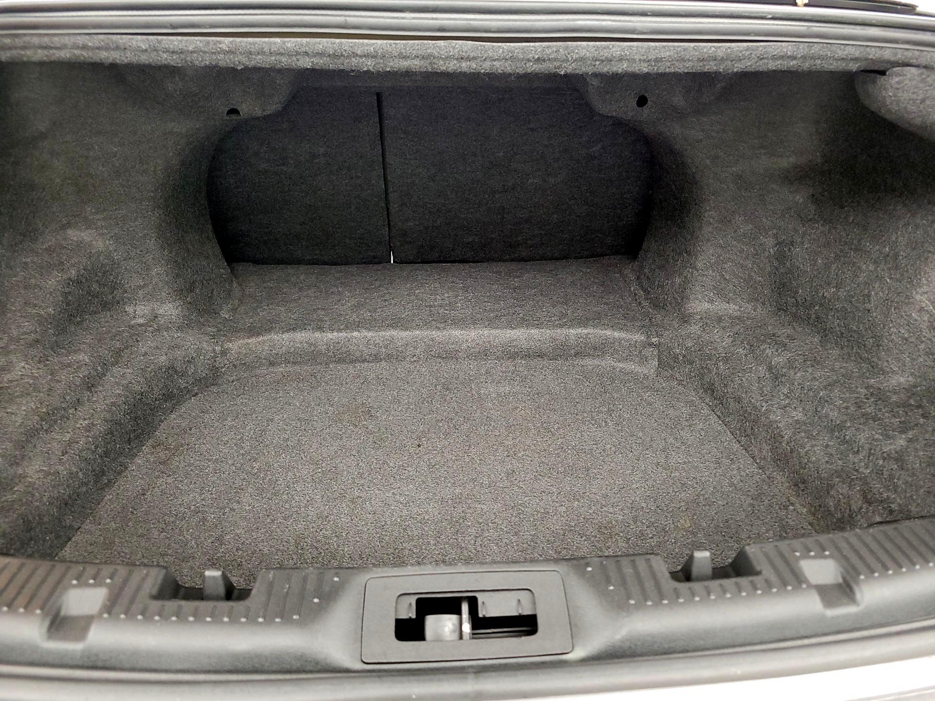 Thumbnail: 2014 Ford Taurus - 20