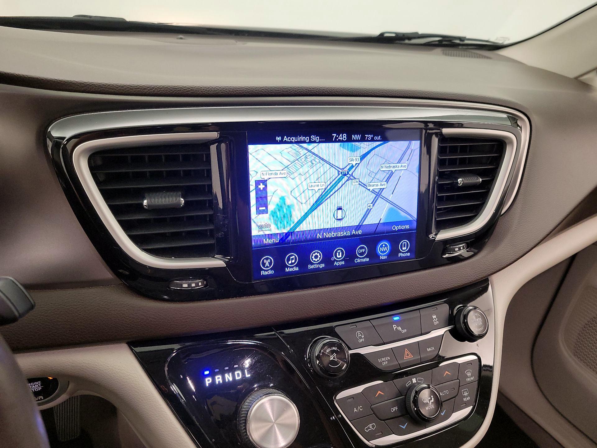 Thumbnail: 2017 Chrysler Pacifica - 14