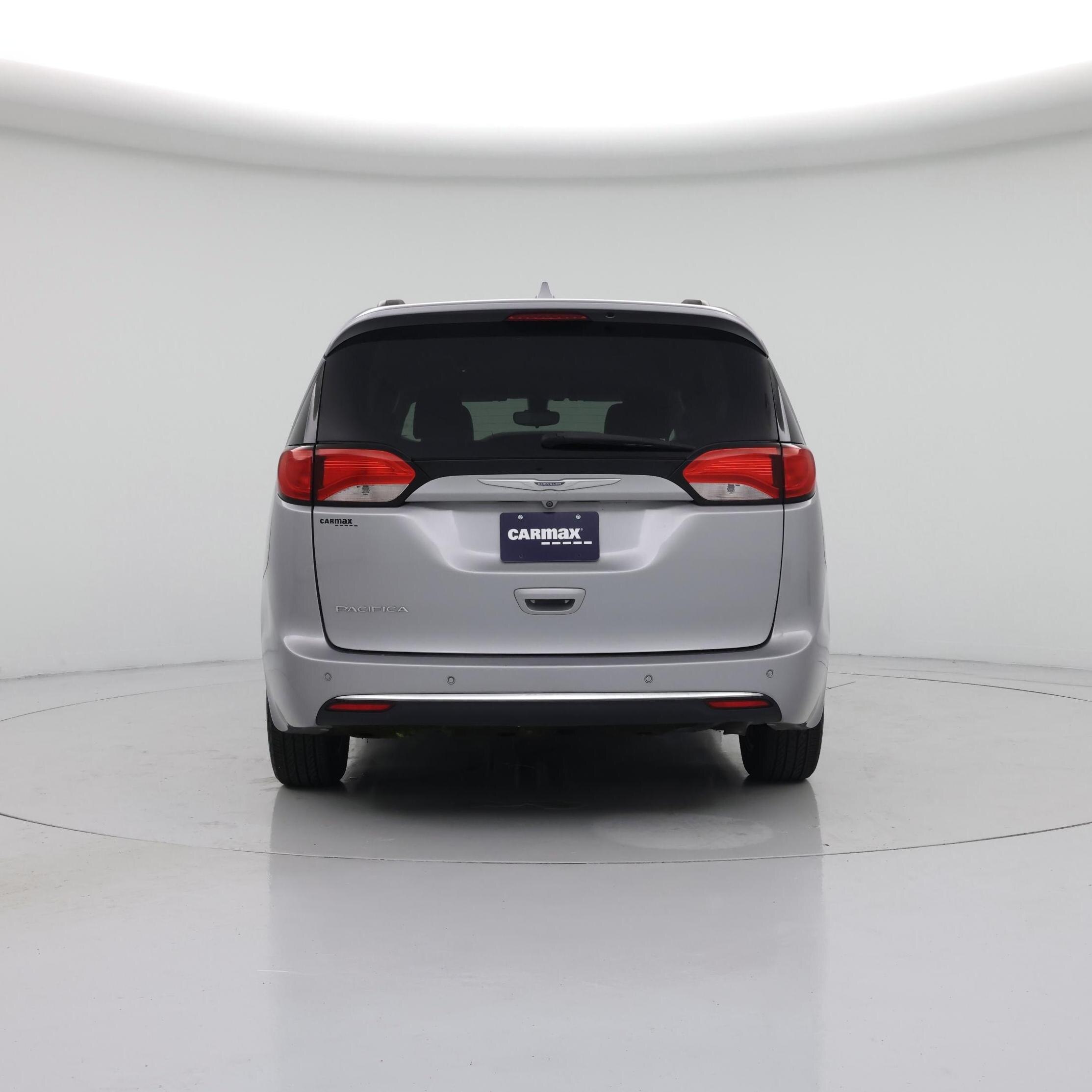 Thumbnail: 2017 Chrysler Pacifica - 6