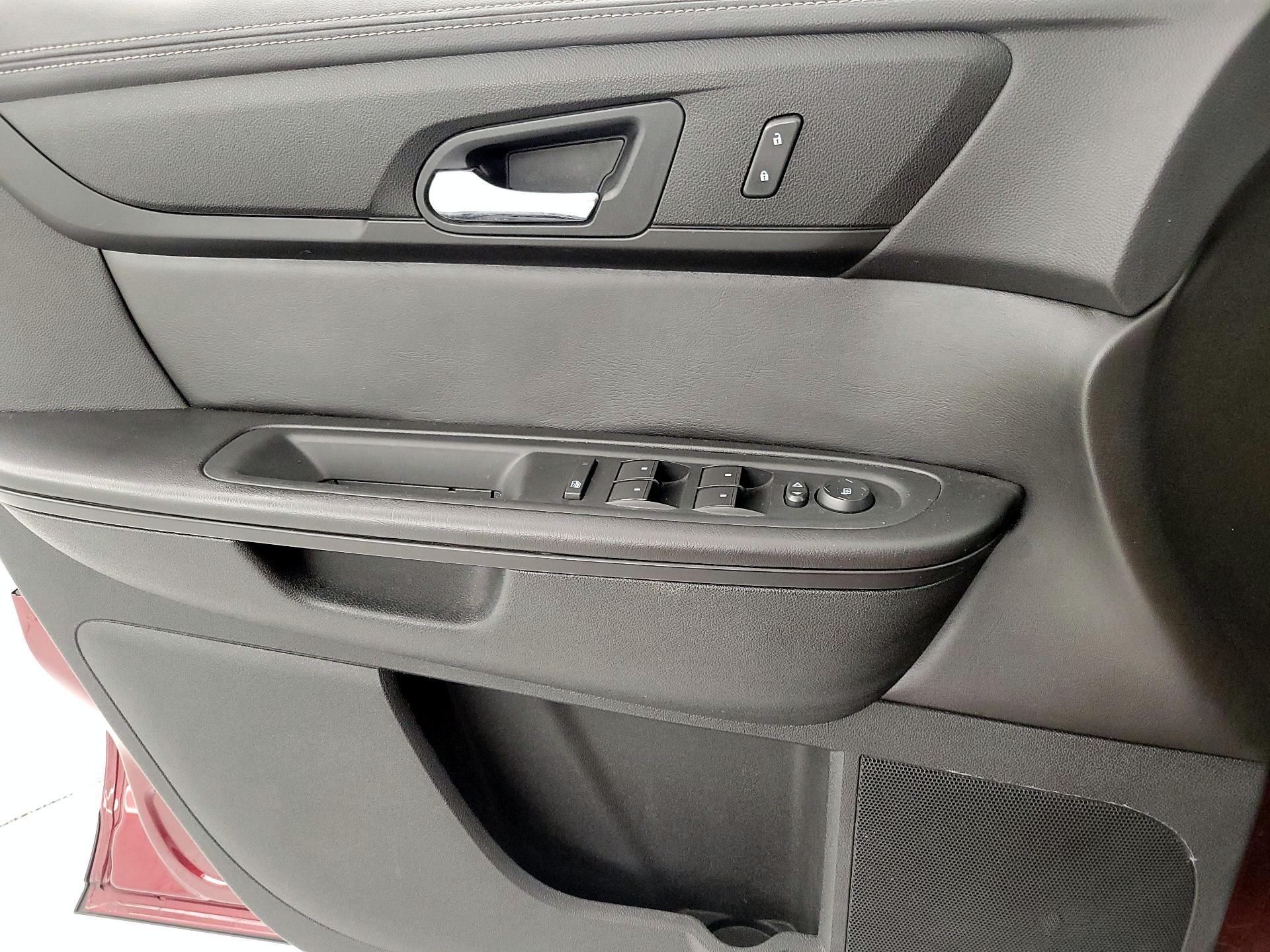 Thumbnail: 2017 Chevrolet Traverse - 12