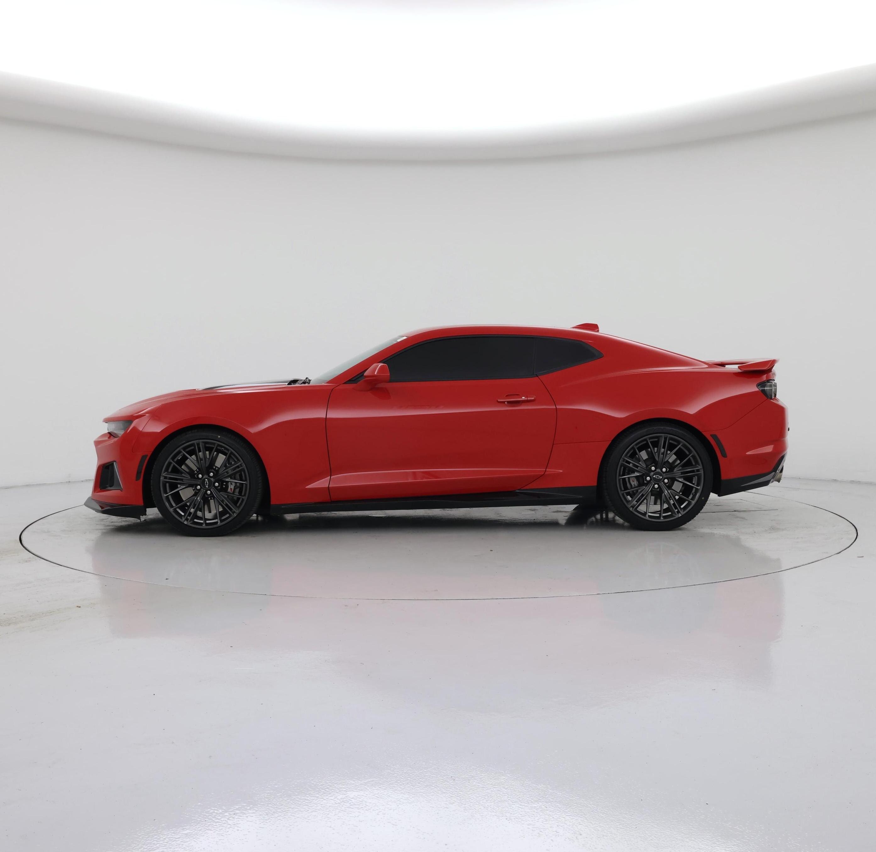 Thumbnail: 2020 Chevrolet Camaro - 3