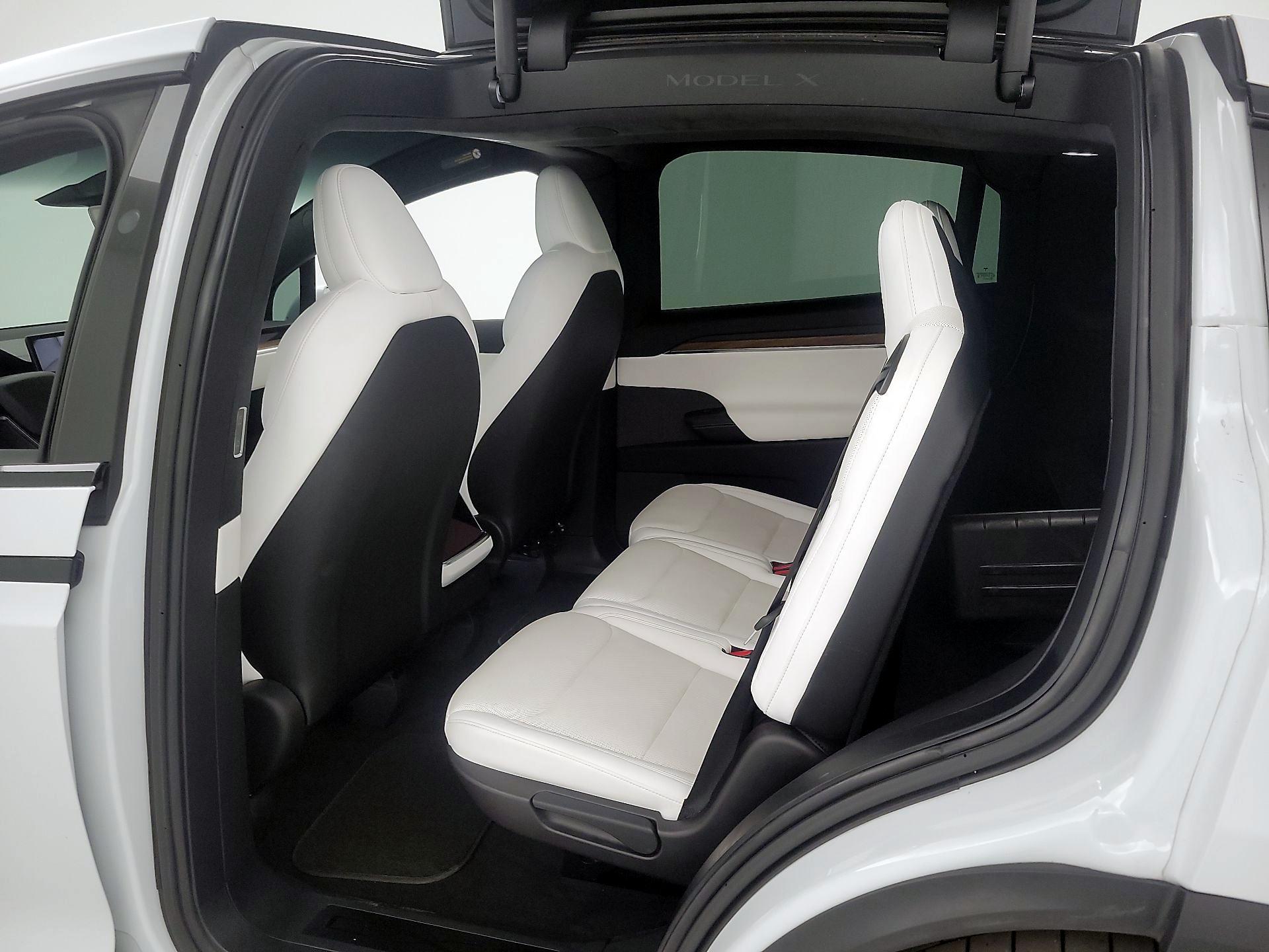 Thumbnail: 2022 Tesla Model X - 18