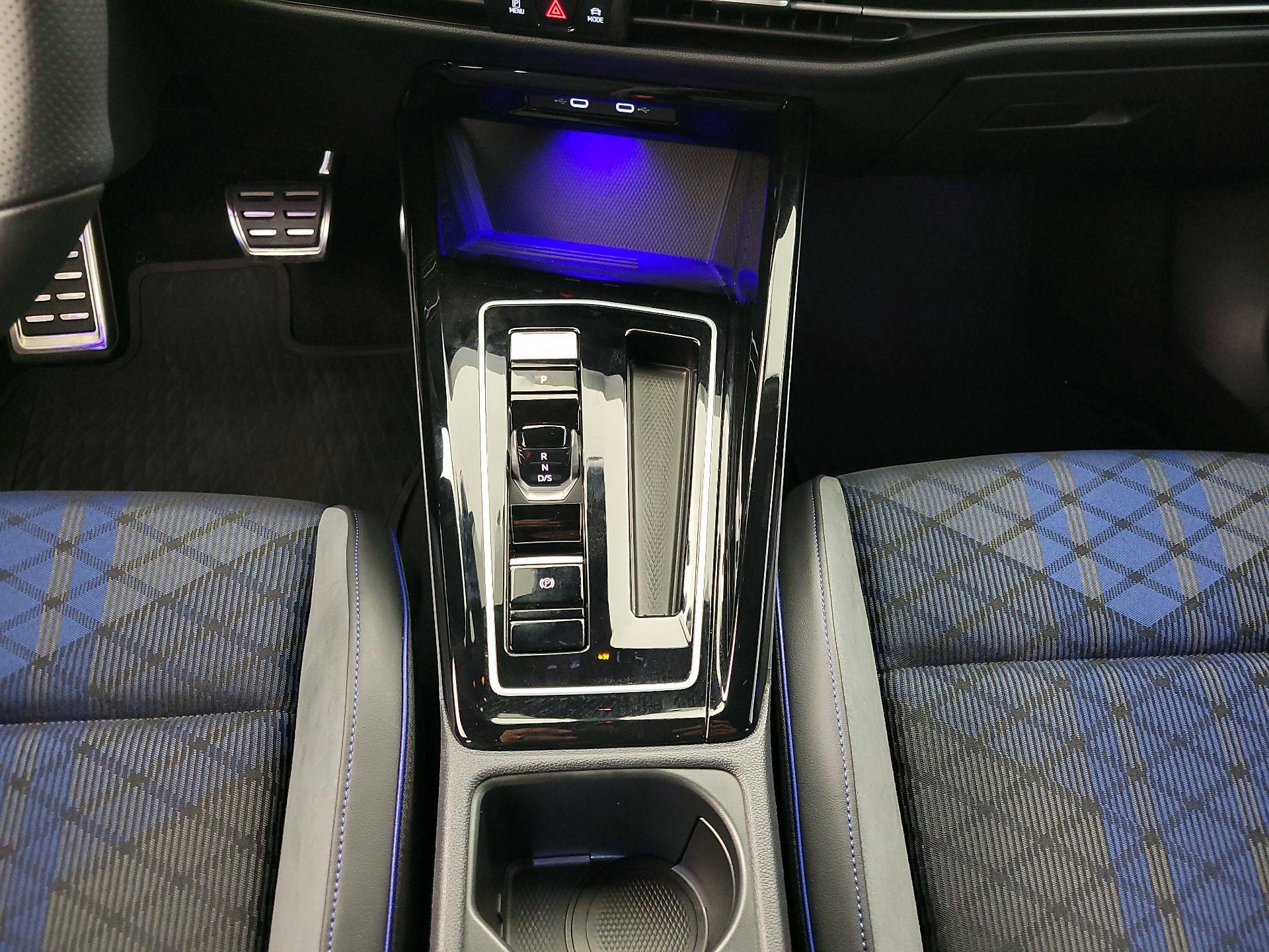 Thumbnail: 2025 Volkswagen Golf - 18