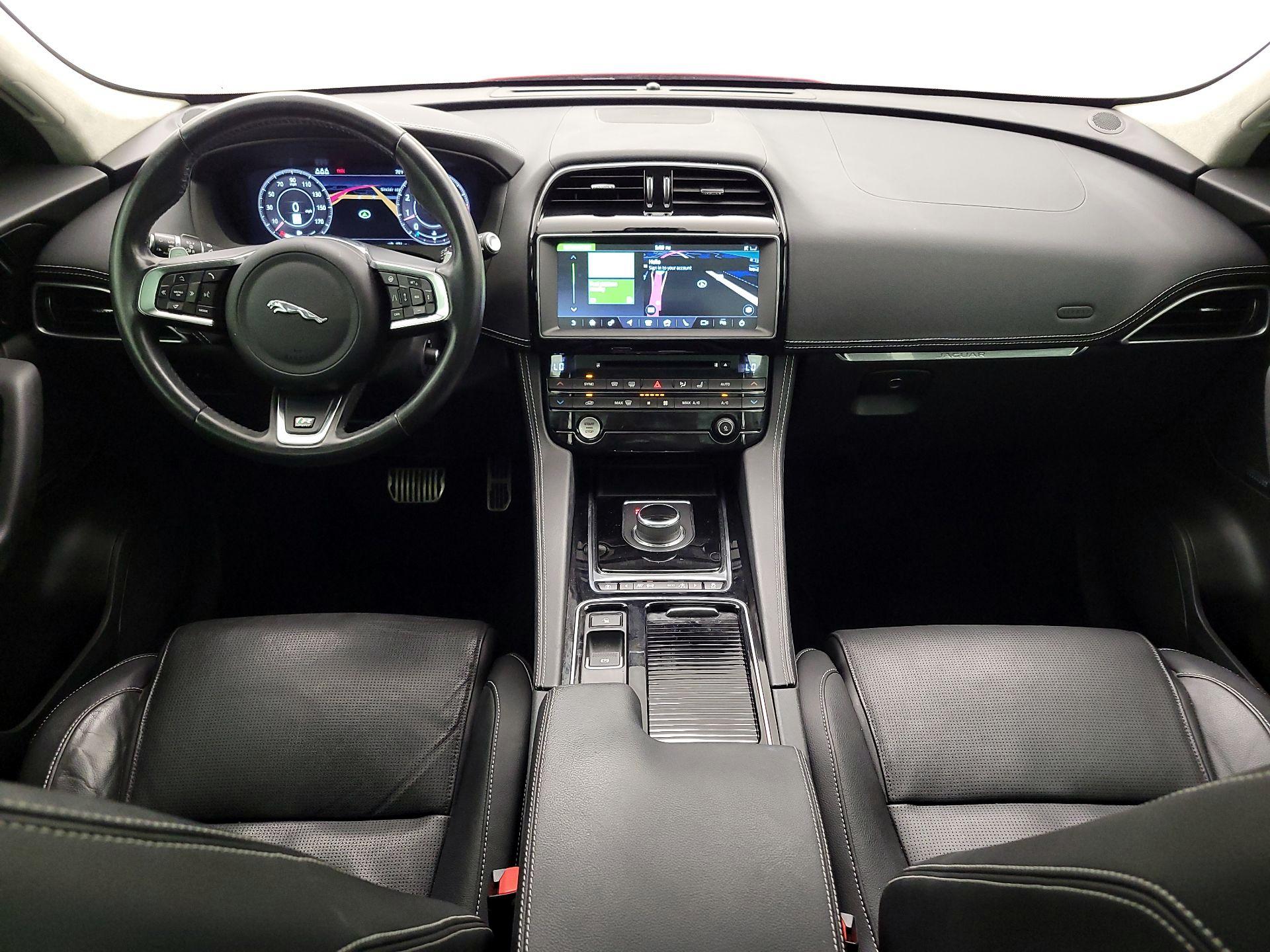 Thumbnail: 2019 Jaguar F-Pace - 9