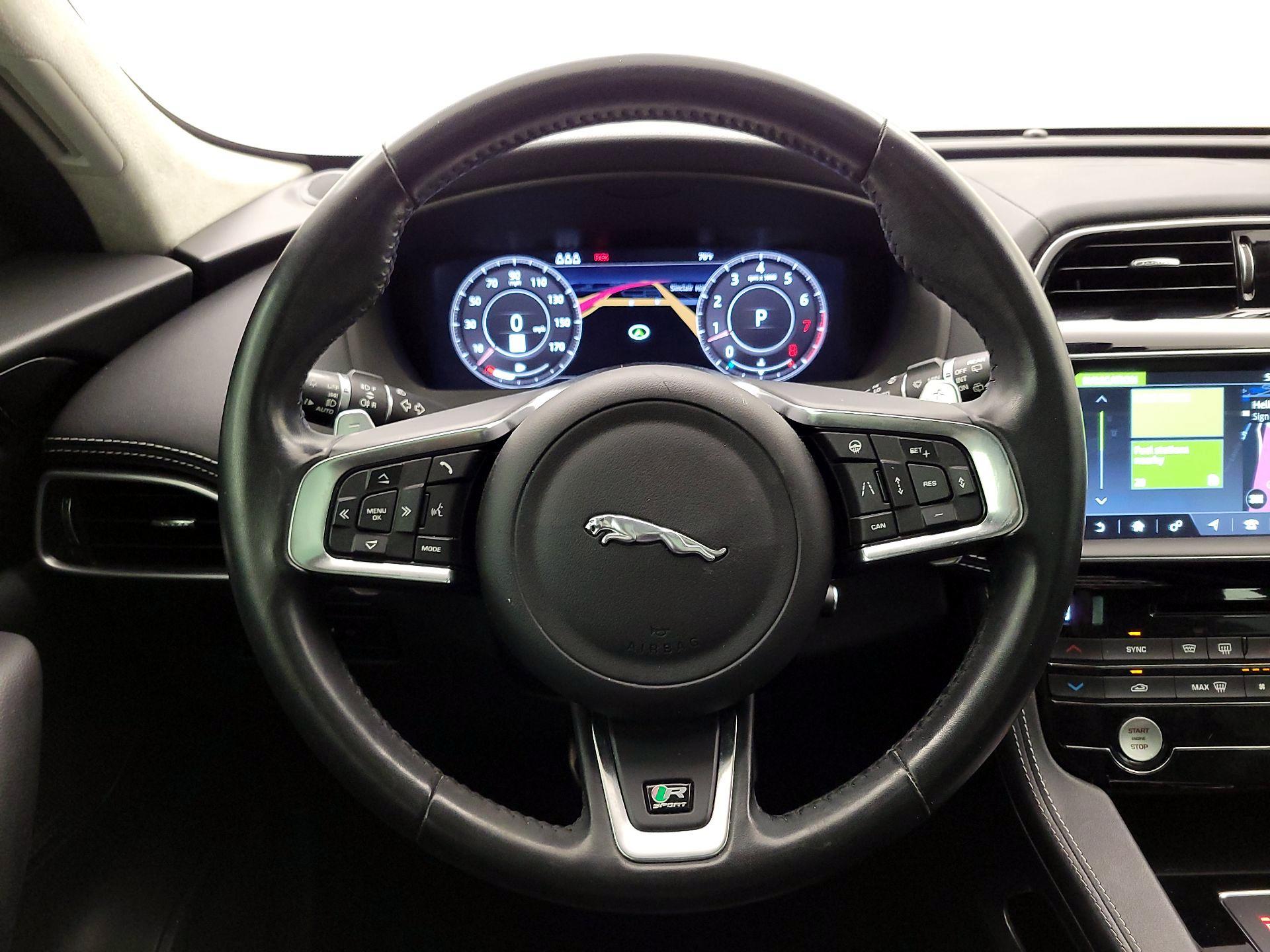 Thumbnail: 2019 Jaguar F-Pace - 10