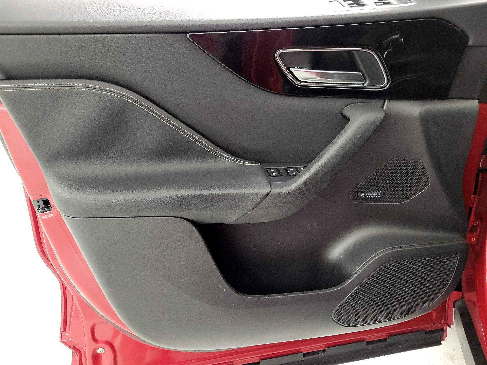 Thumbnail: 2019 Jaguar F-Pace - 12