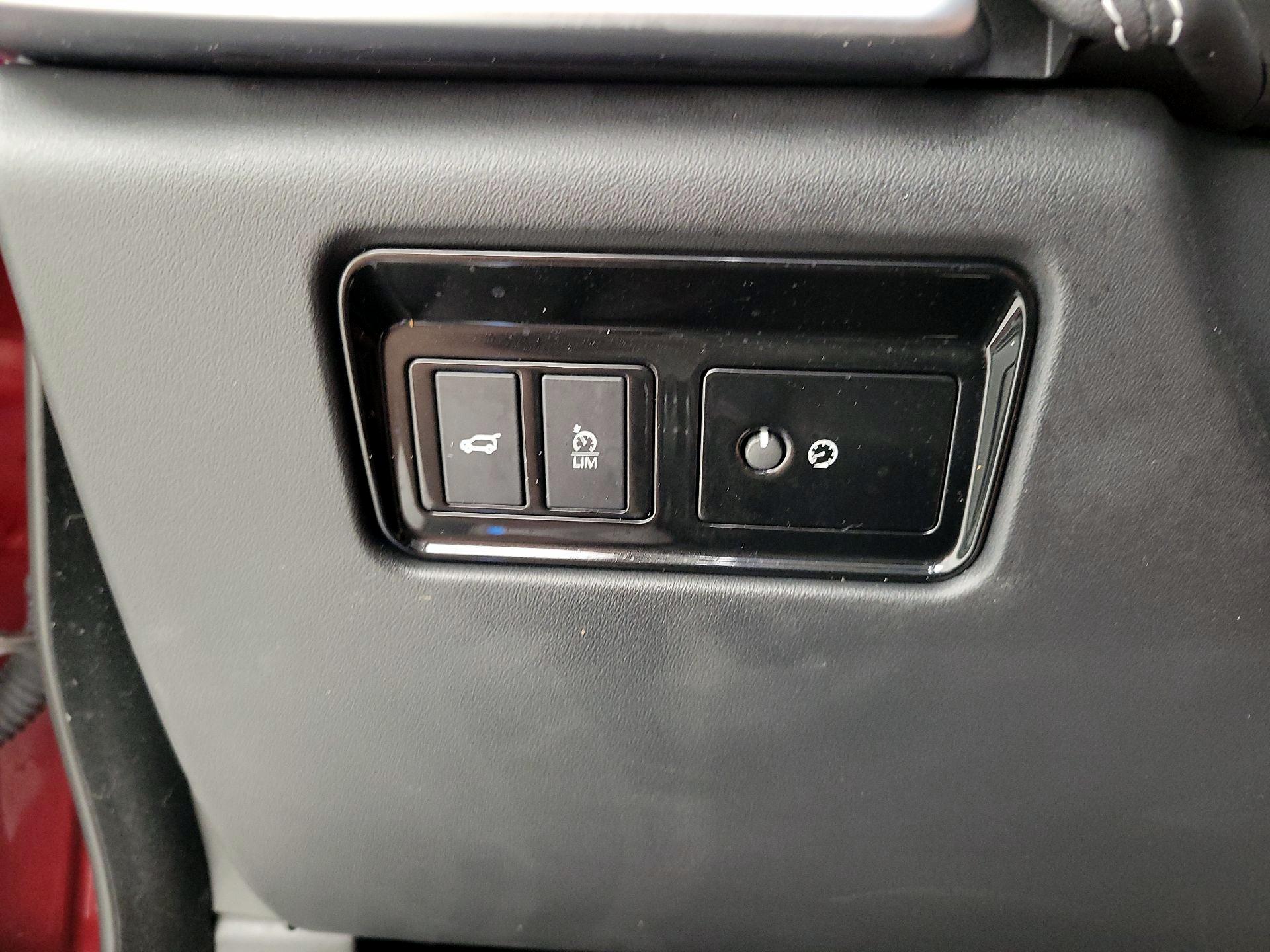 Thumbnail: 2019 Jaguar F-Pace - 13