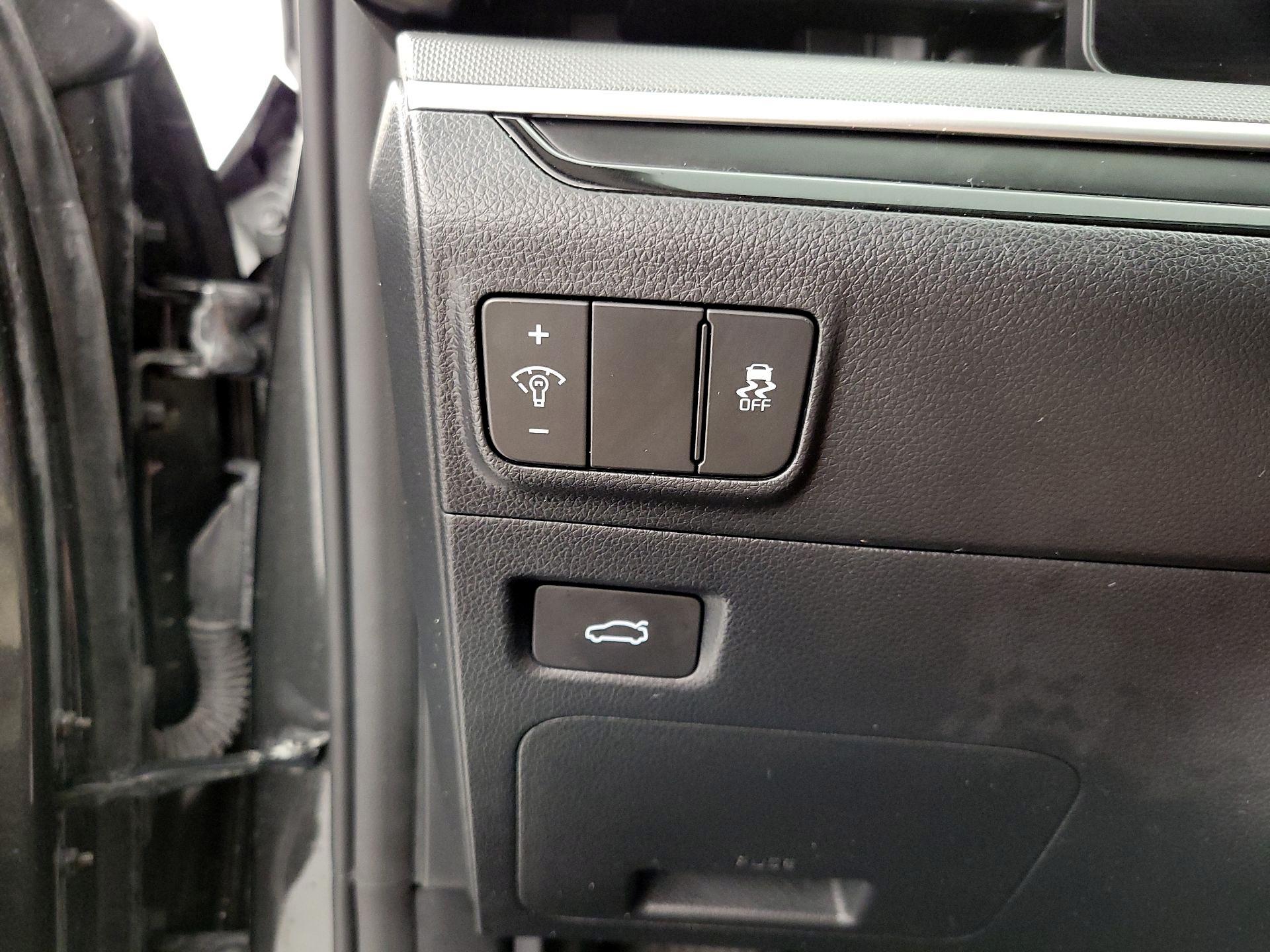 Thumbnail: 2025 Kia K5 - 13