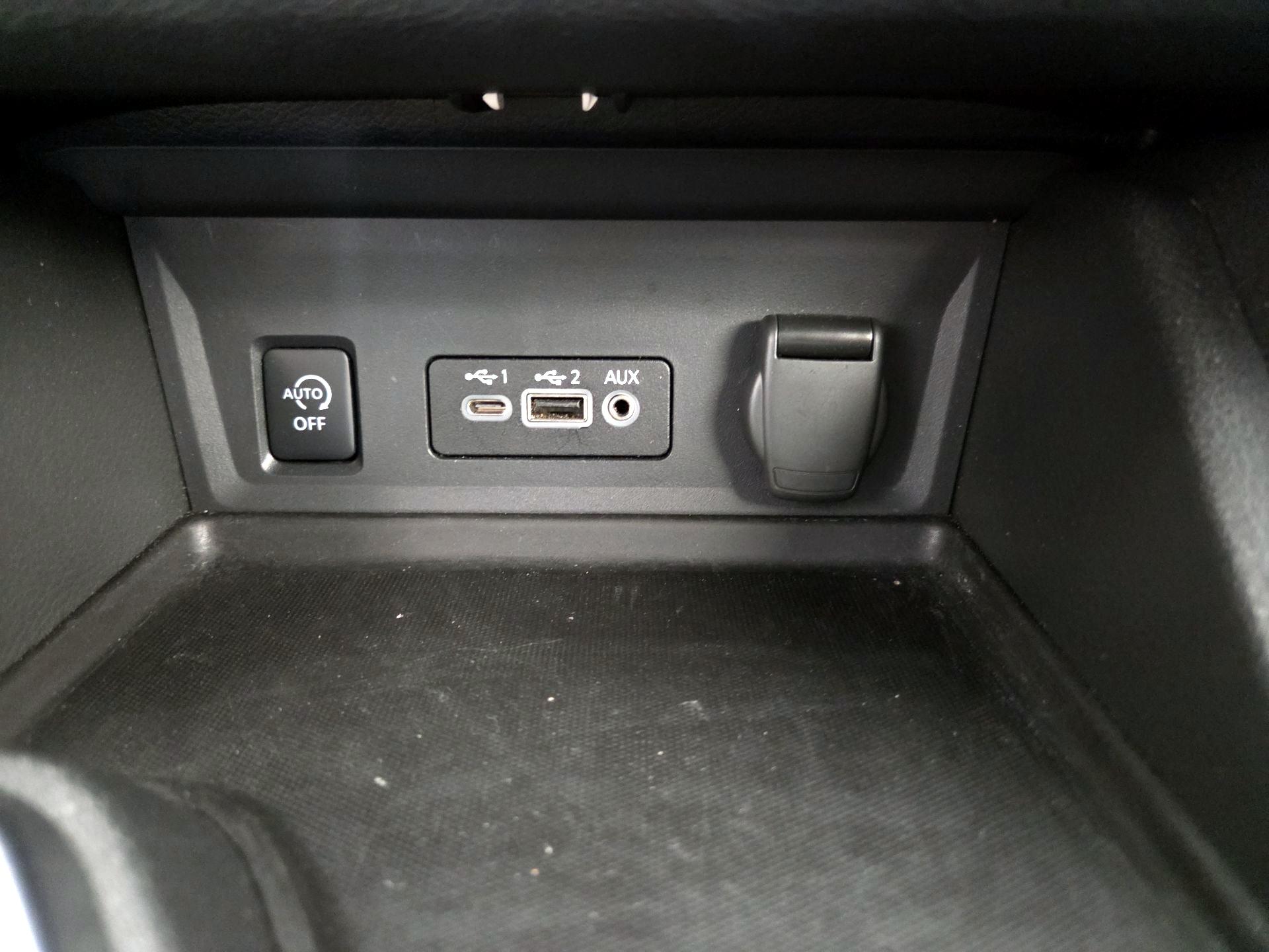 Thumbnail: 2025 Nissan Sentra - 18