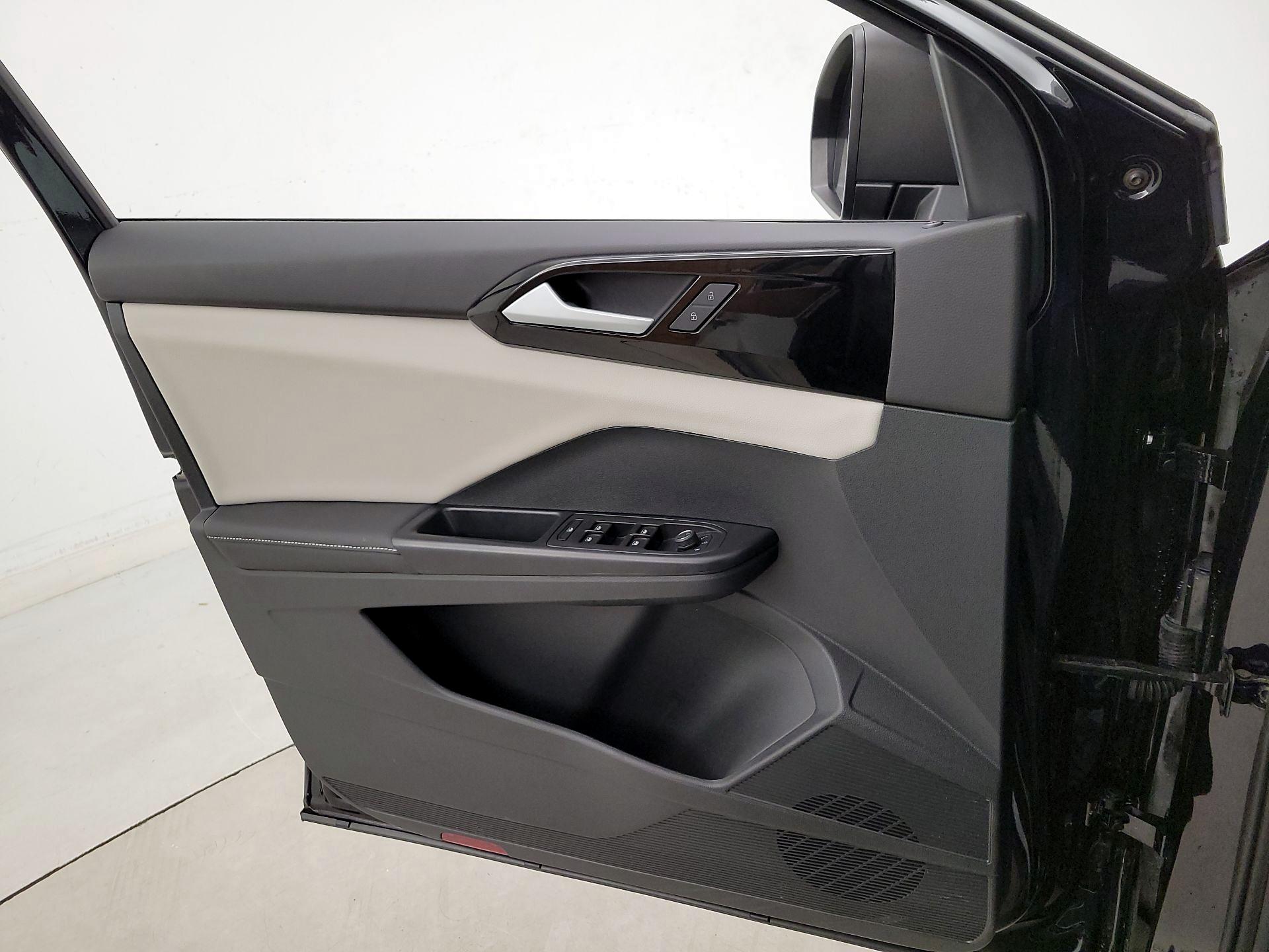 Thumbnail: 2025 Volkswagen Taos - 12