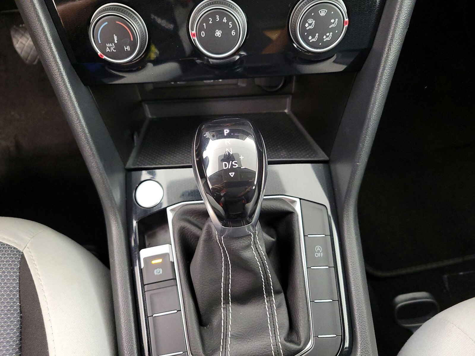 2025 Volkswagen Taos S - Photo 18