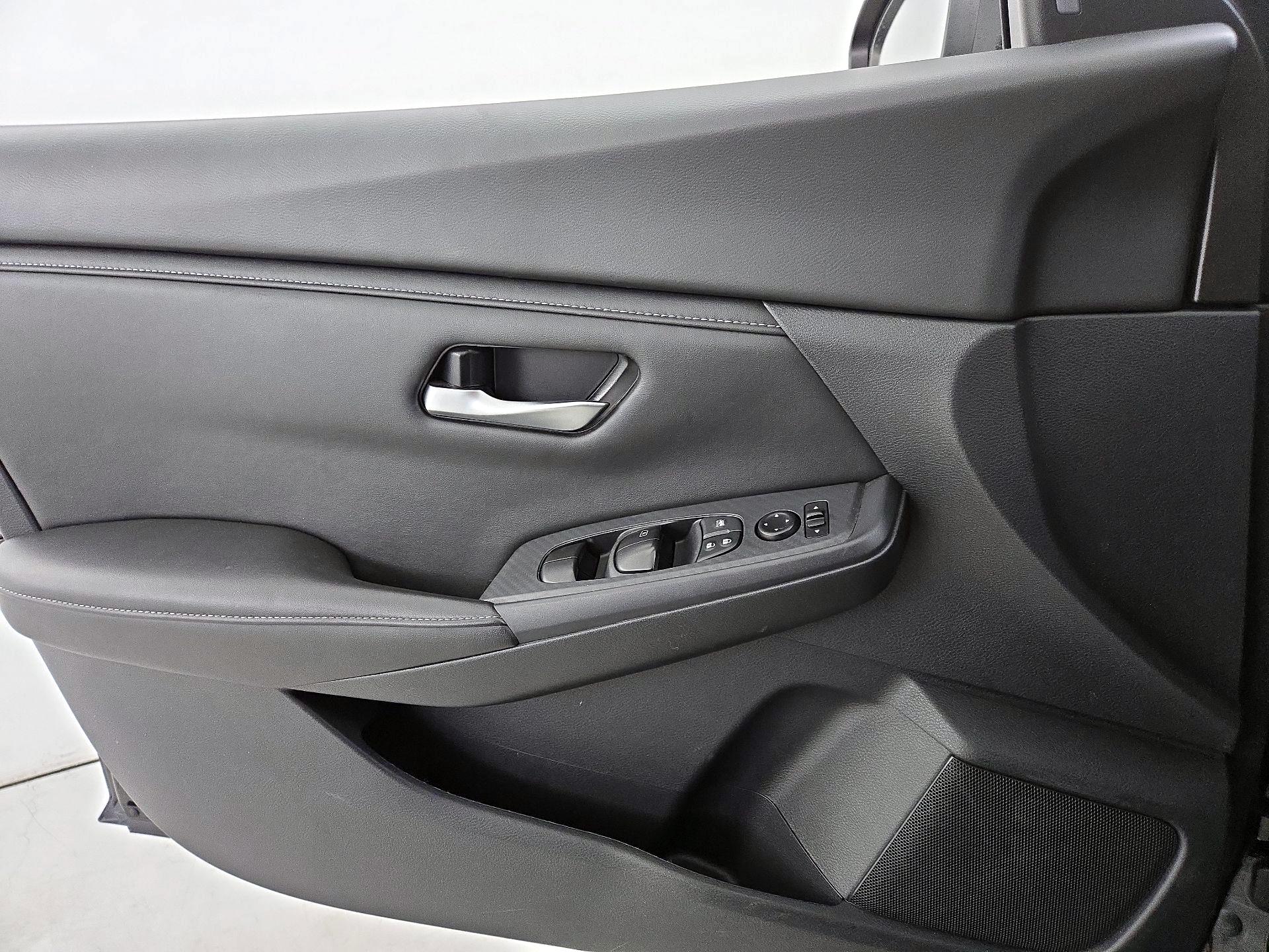 Thumbnail: 2025 Nissan Sentra - 12