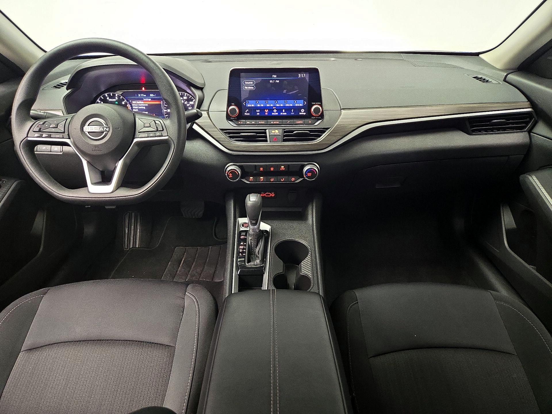 Thumbnail: 2025 Nissan Altima - 9