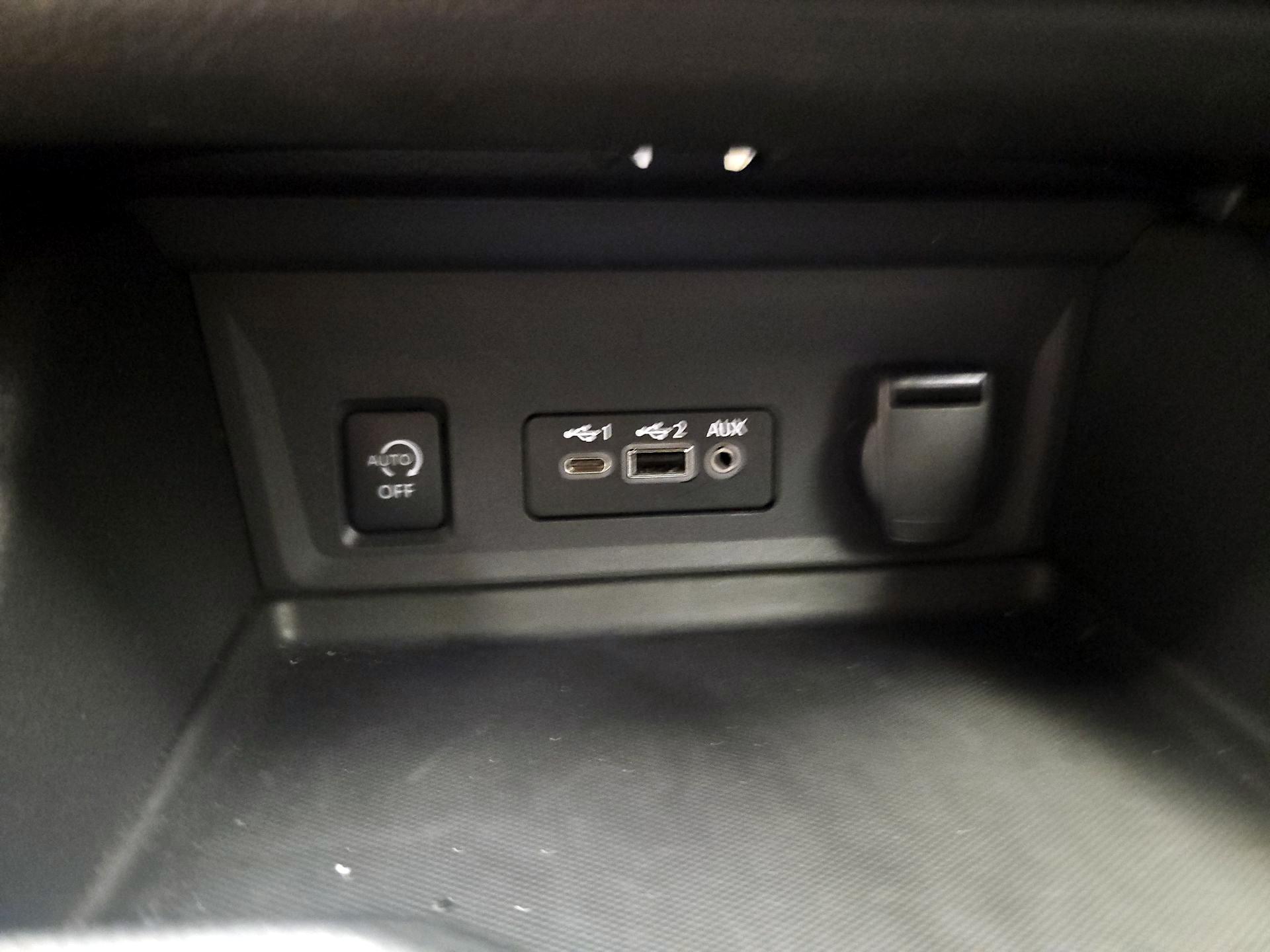 Thumbnail: 2025 Nissan Sentra - 18