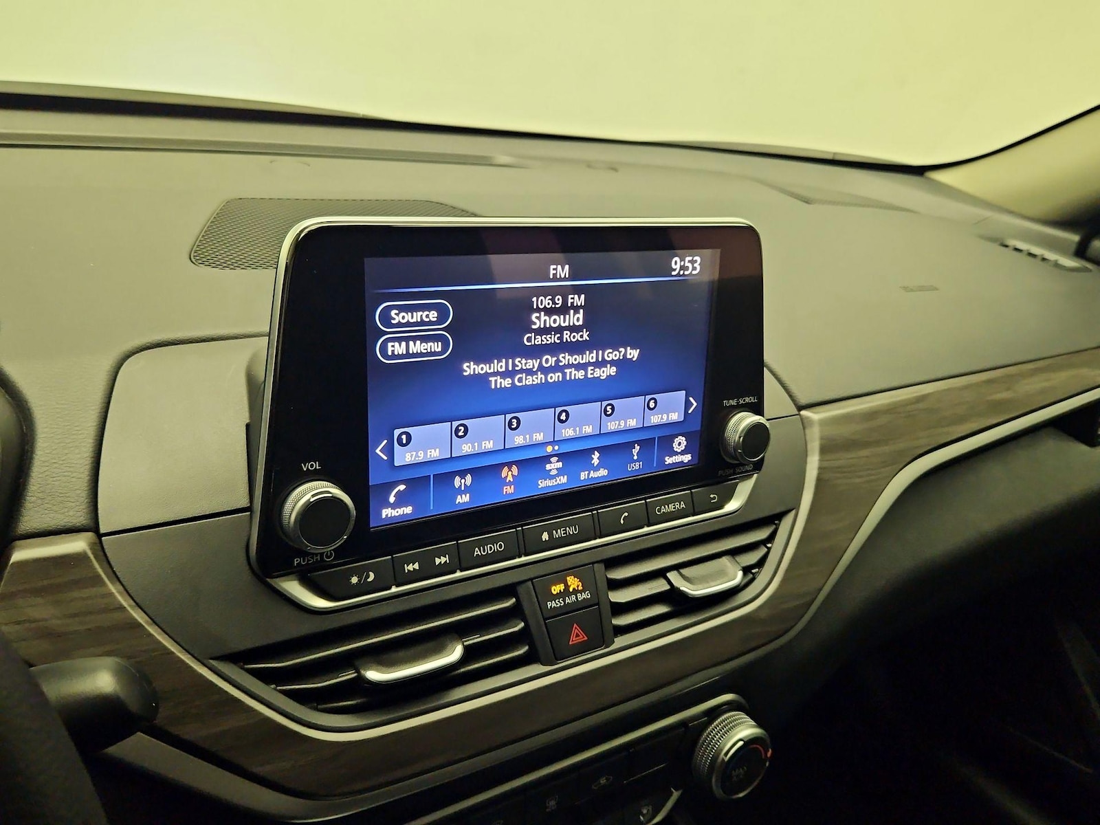 2025 Nissan Altima SV - Photo 16