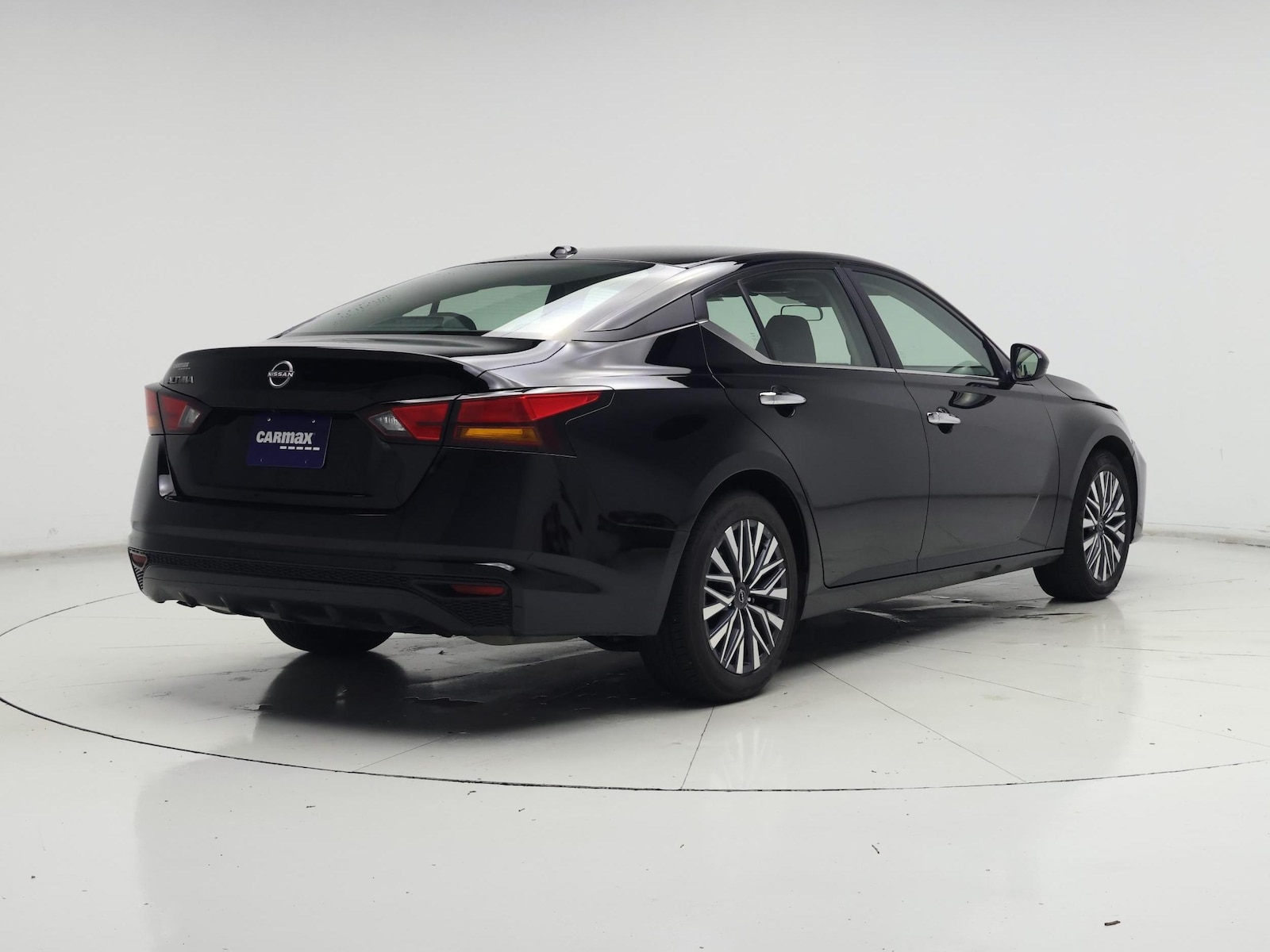 2025 Nissan Altima SV - Photo 9