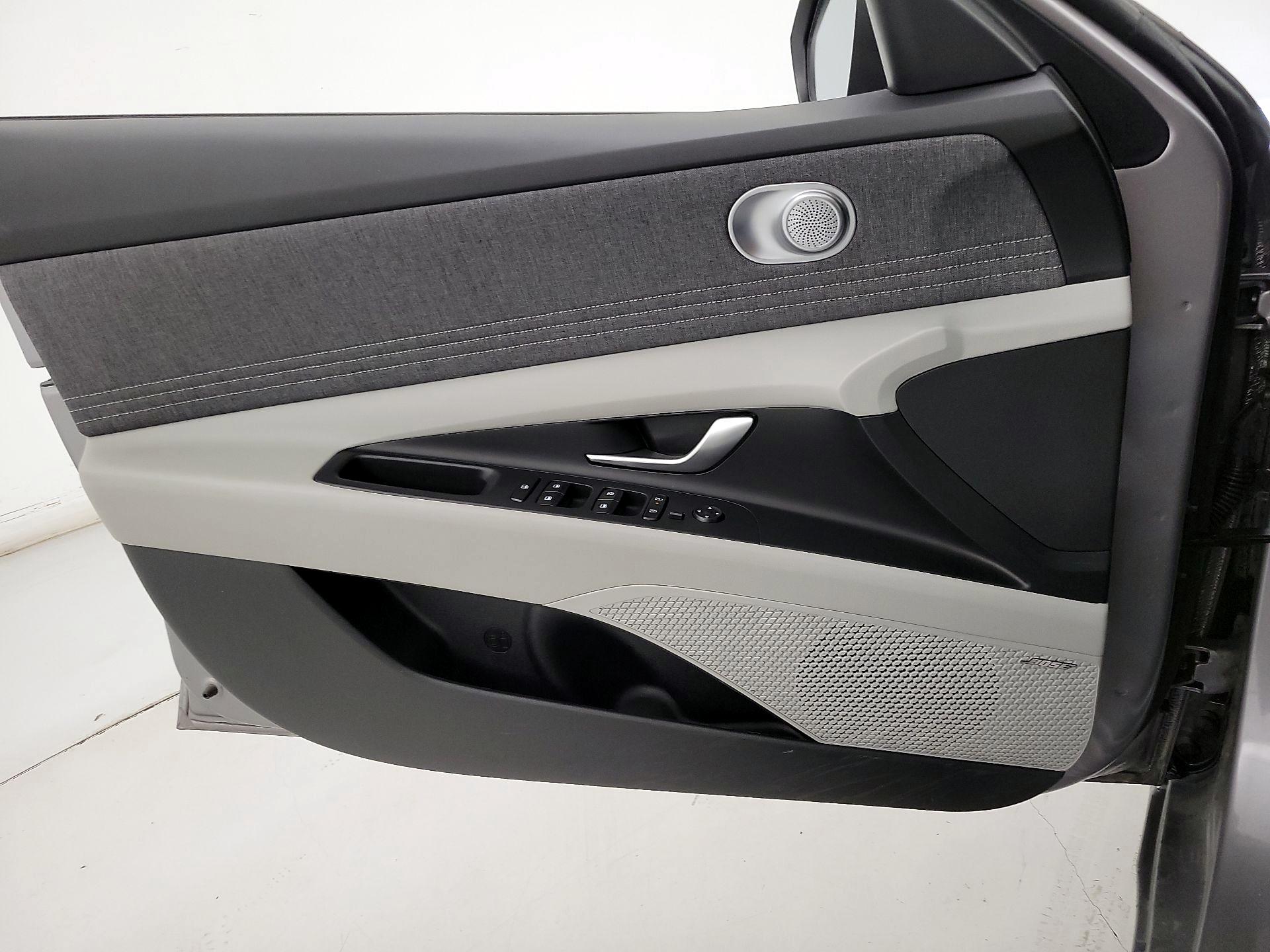 Thumbnail: 2025 Hyundai Elantra - 12