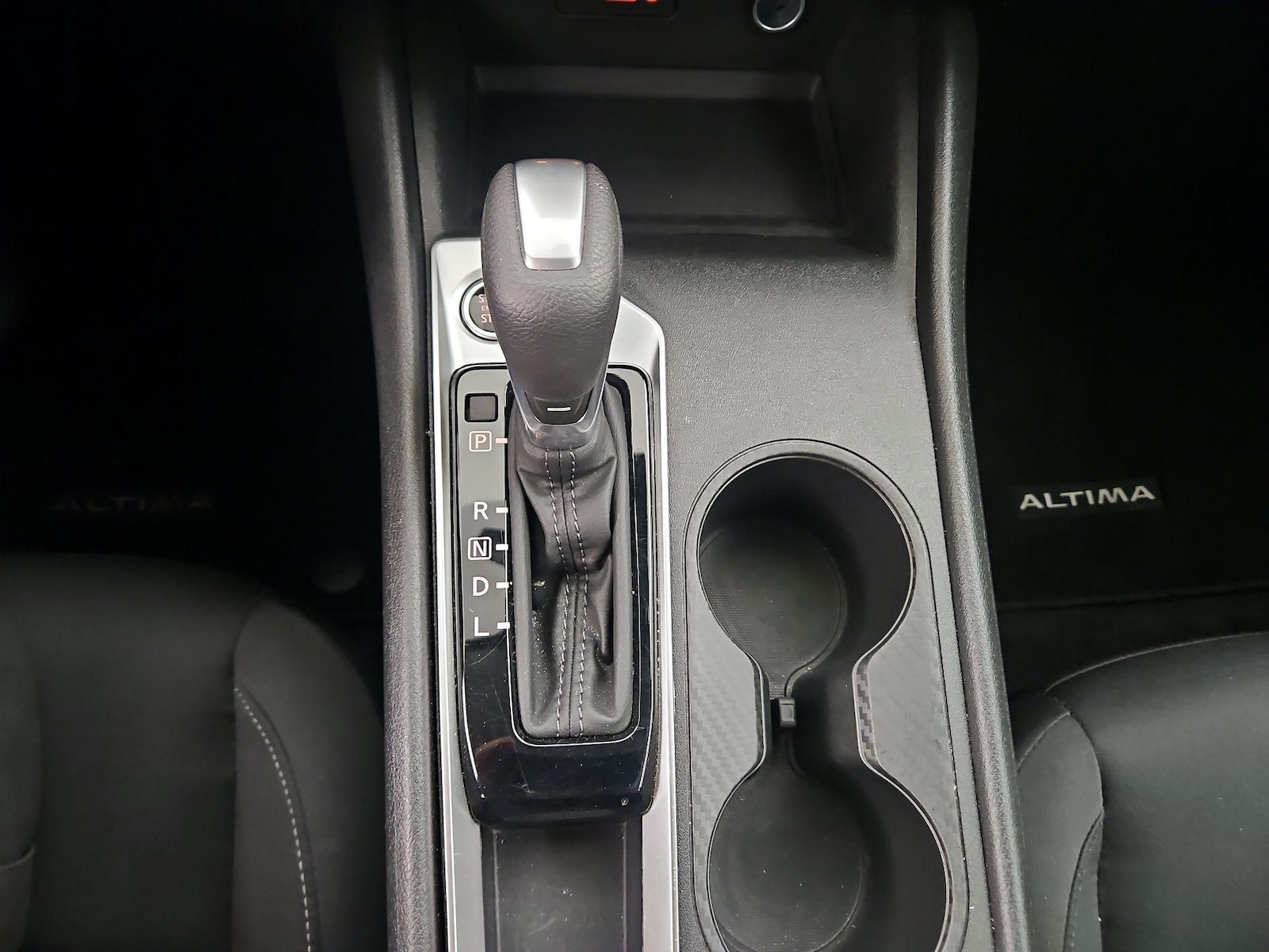 2025 Nissan Altima SV - Photo 18