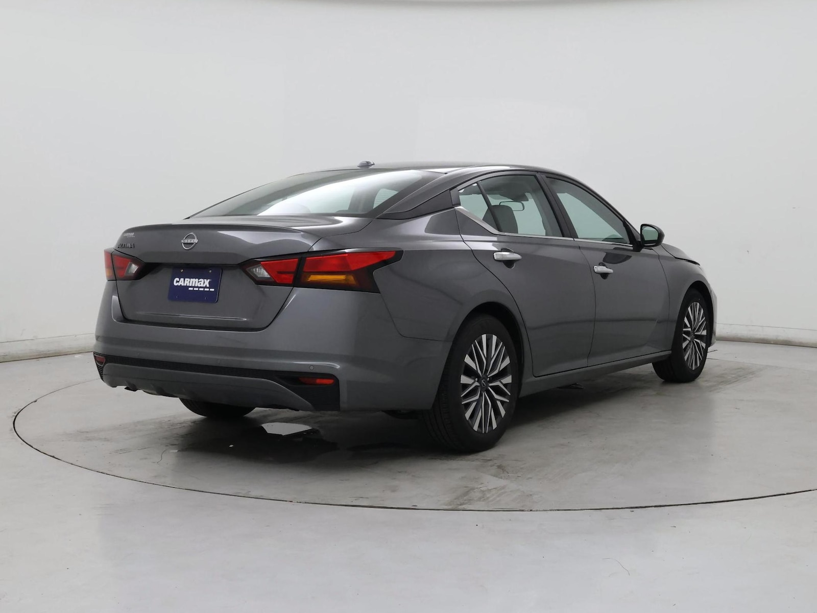 2025 Nissan Altima SV - Photo 9