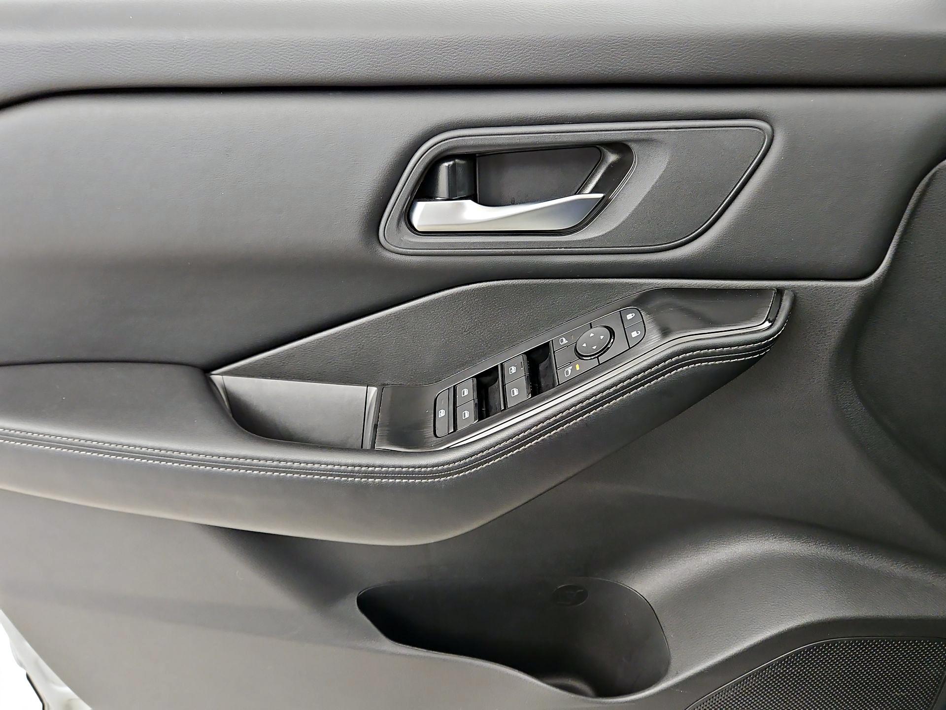 Thumbnail: 2025 Nissan Rogue - 12