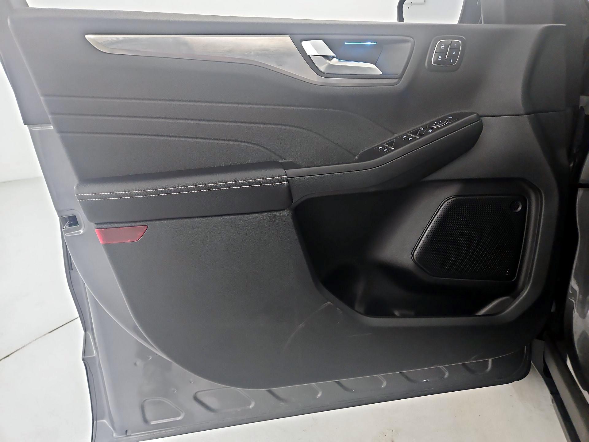 Thumbnail: 2022 Ford Escape - 12