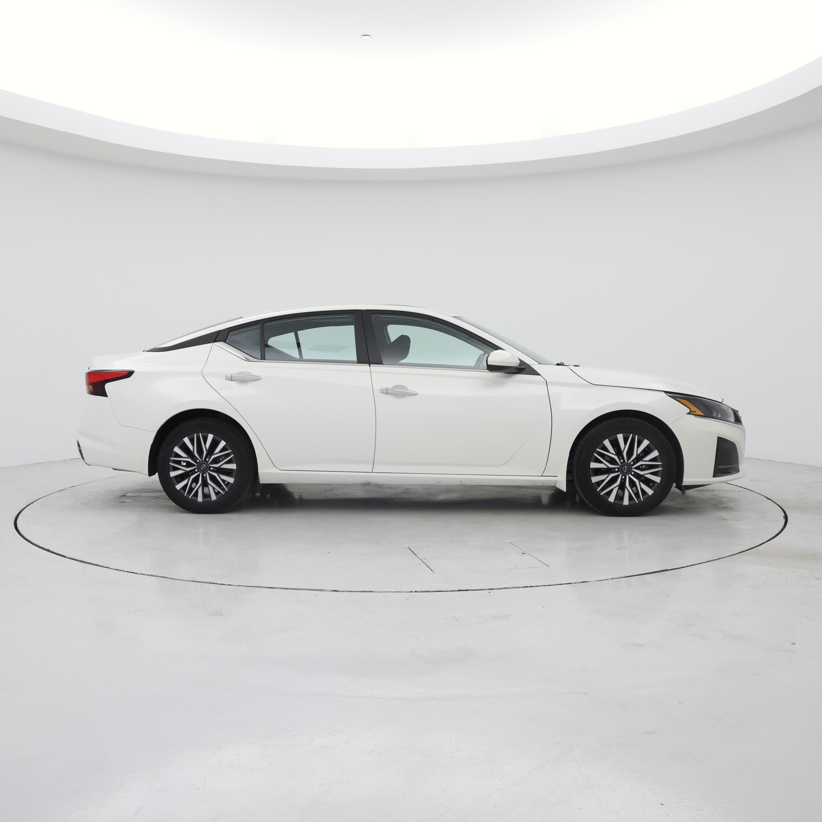 Thumbnail: 2023 Nissan Altima - 7