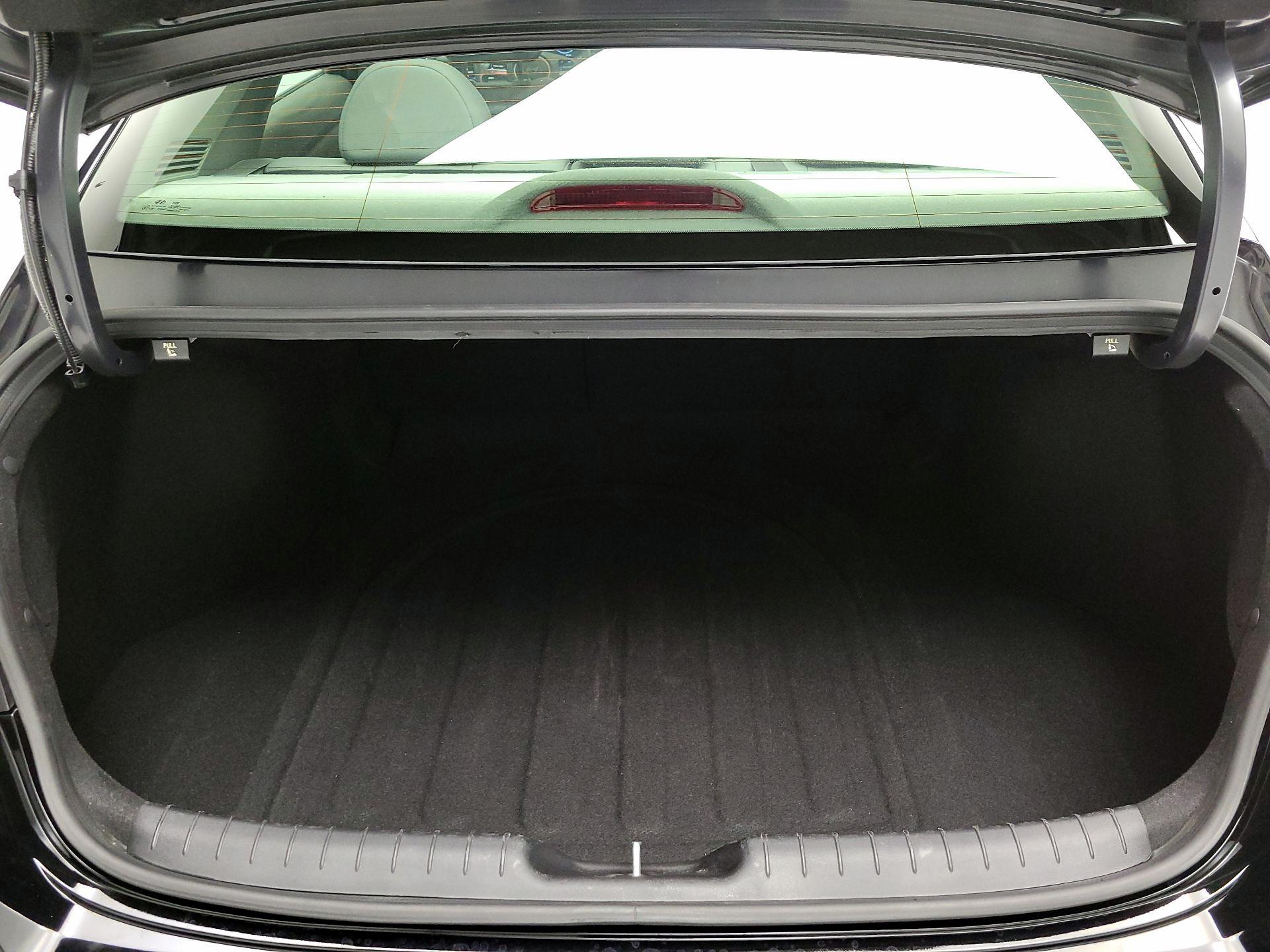 Thumbnail: 2025 Hyundai Elantra - 20