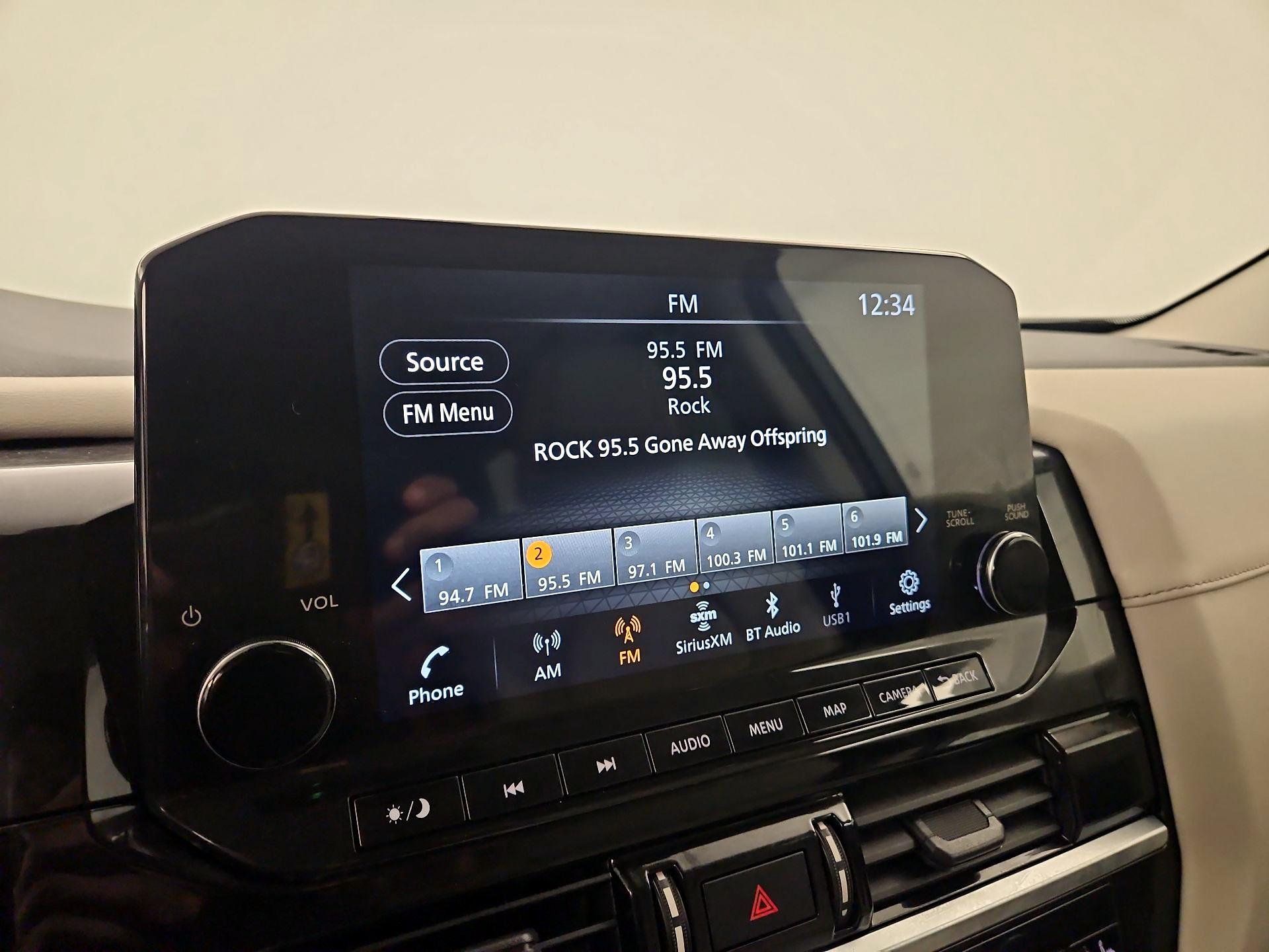 Thumbnail: 2023 Nissan Pathfinder - 16